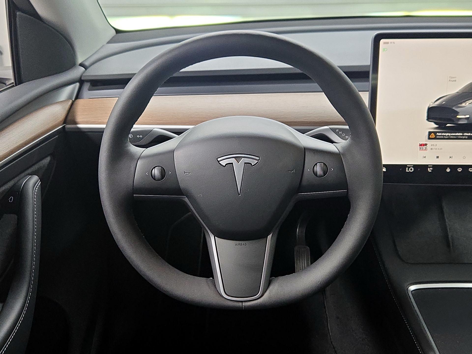 Thumbnail: 2023 Tesla Model Y - 10