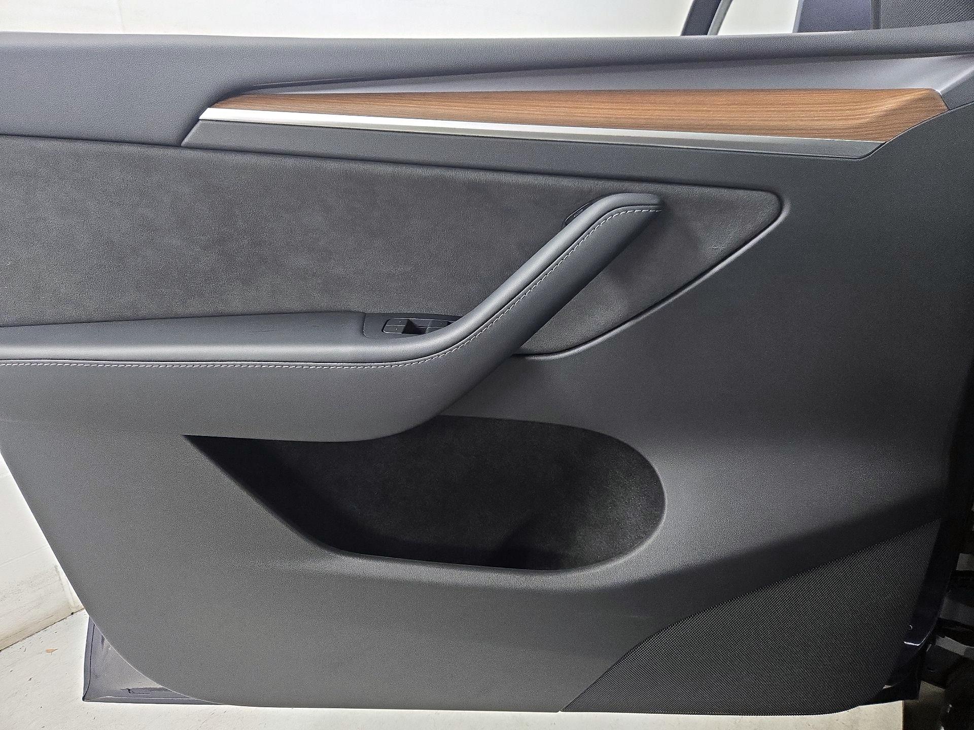 Thumbnail: 2023 Tesla Model Y - 12