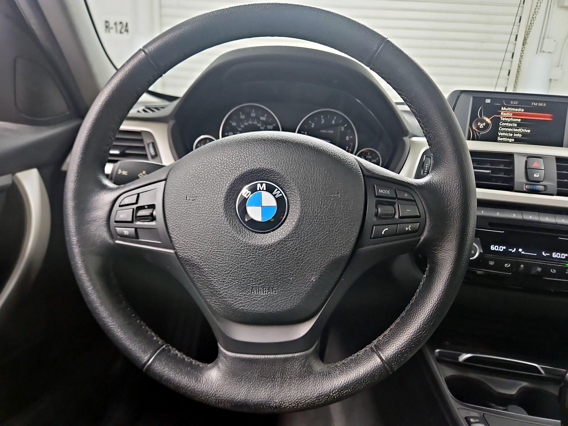 Thumbnail: 2016 BMW 3 Series - 10