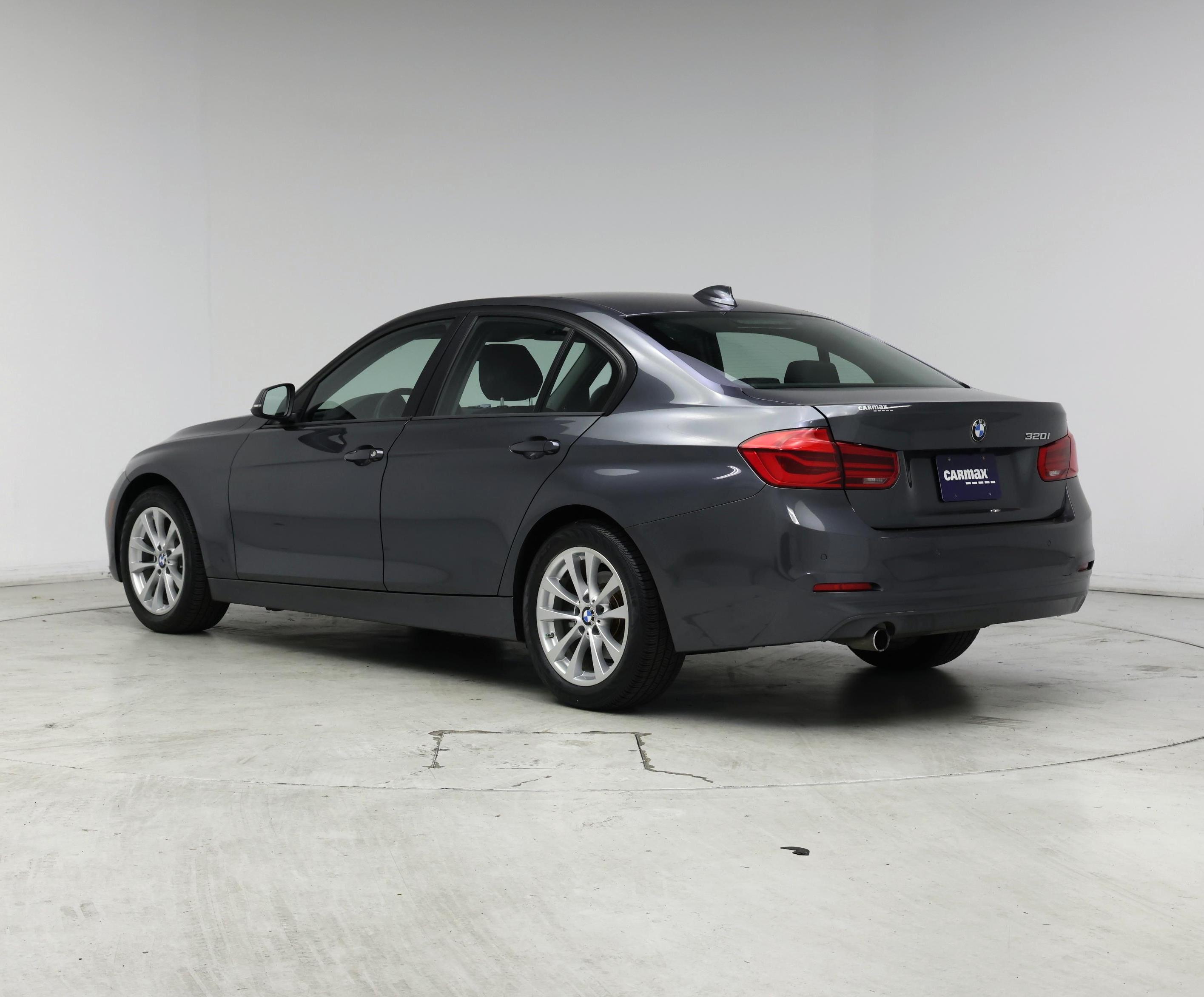Thumbnail: 2016 BMW 3 Series - 2