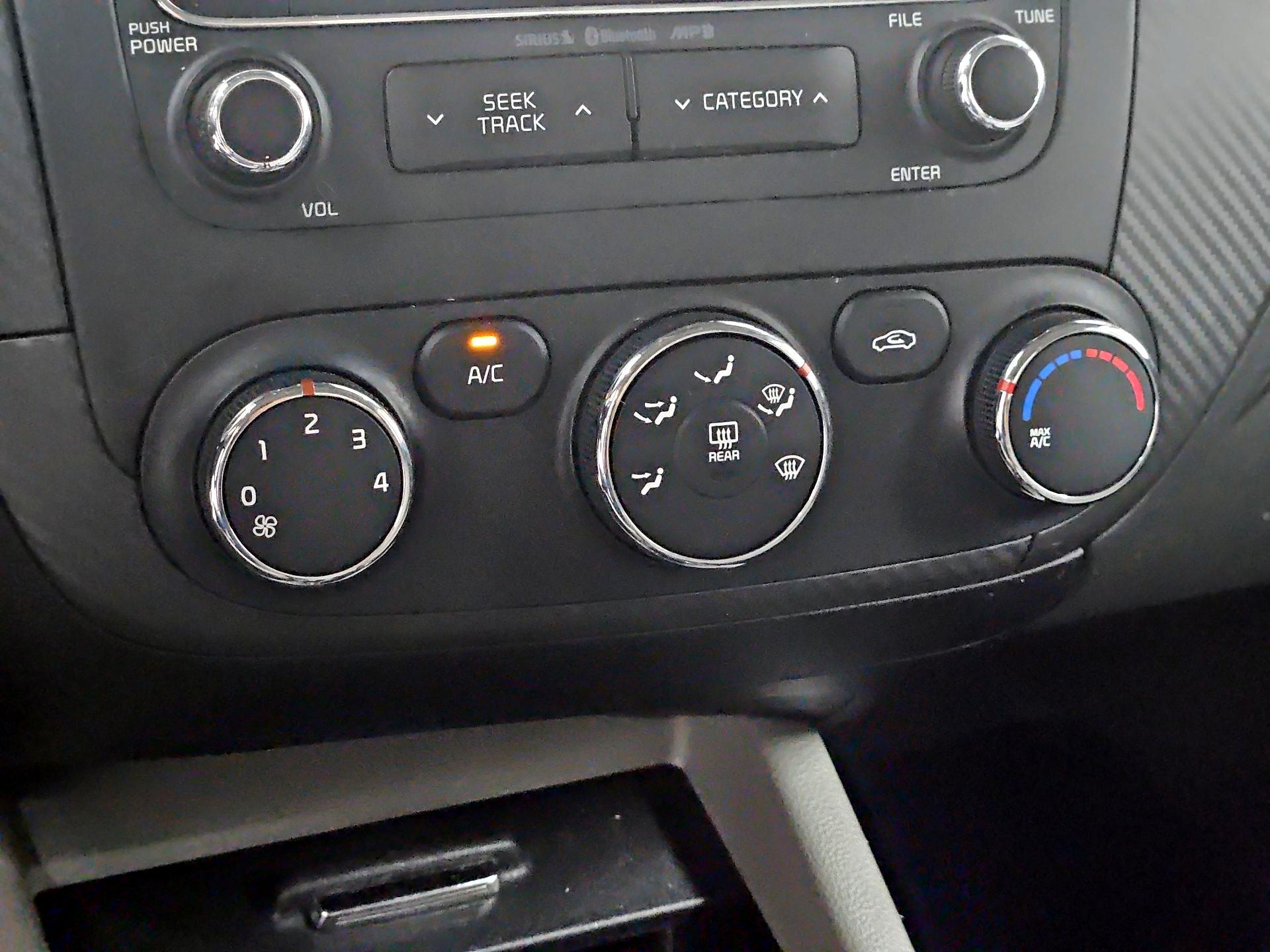 Thumbnail: 2015 Kia Forte - 16