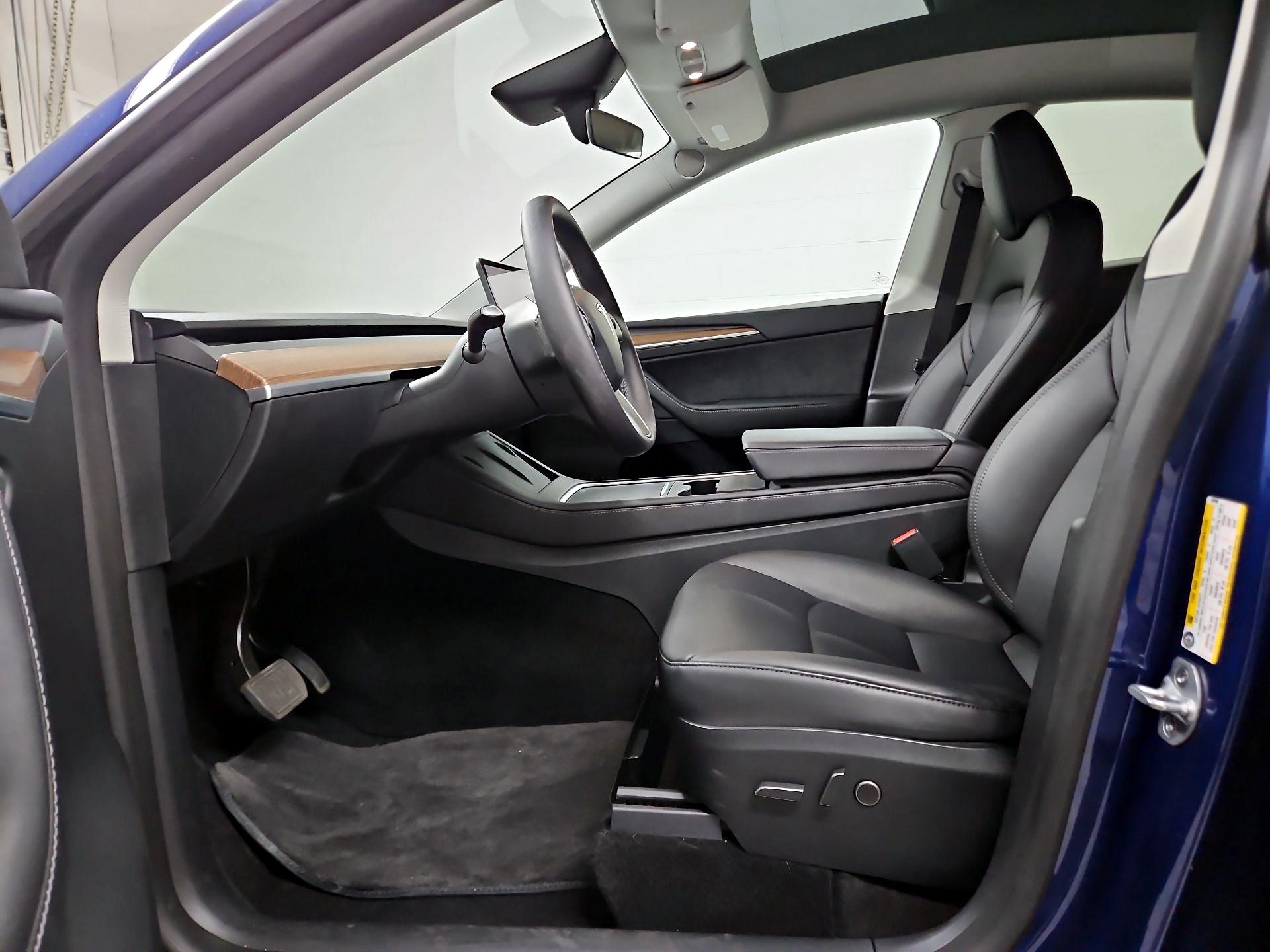 Thumbnail: 2023 Tesla Model Y - 12