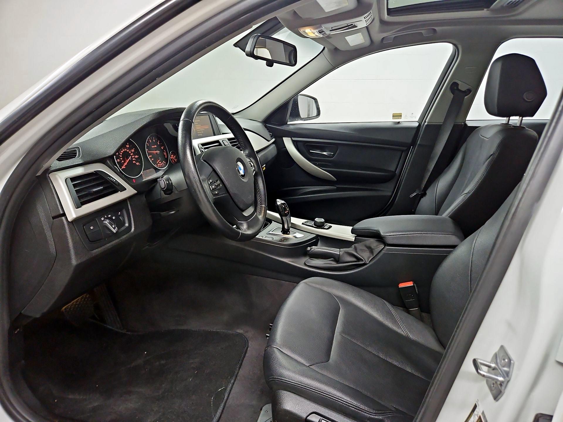 Thumbnail: 2015 BMW 3 Series - 11