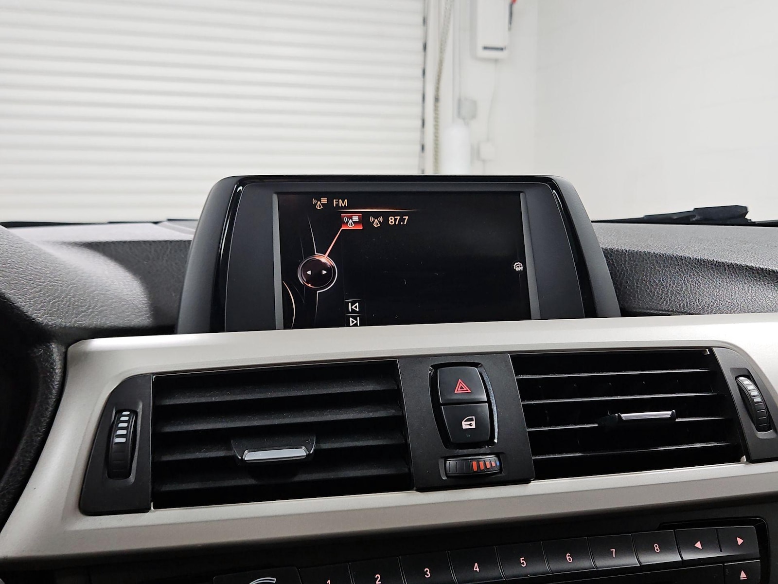 2015 BMW 3 Series 320i - Photo 16