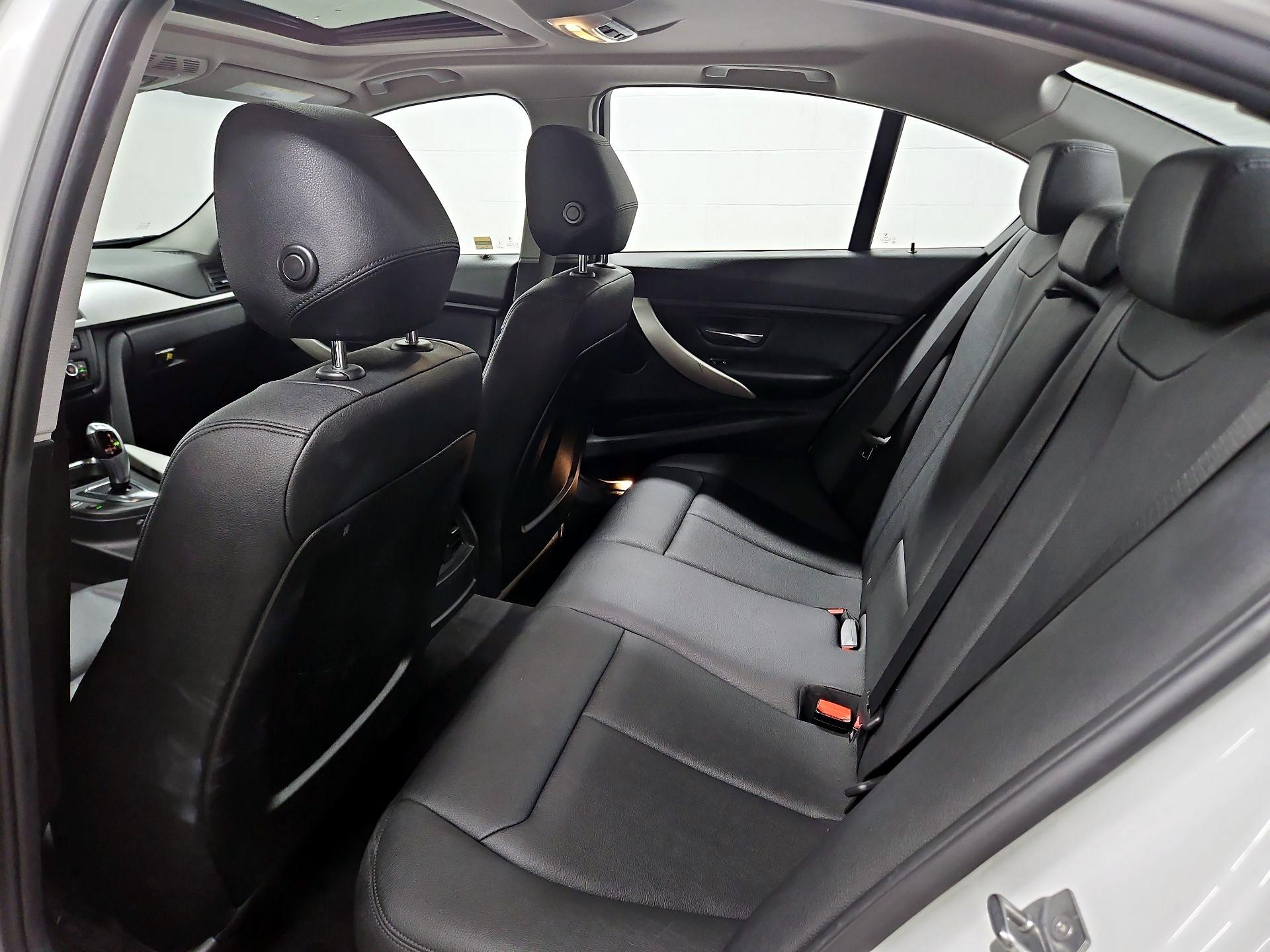 Thumbnail: 2015 BMW 3 Series - 20