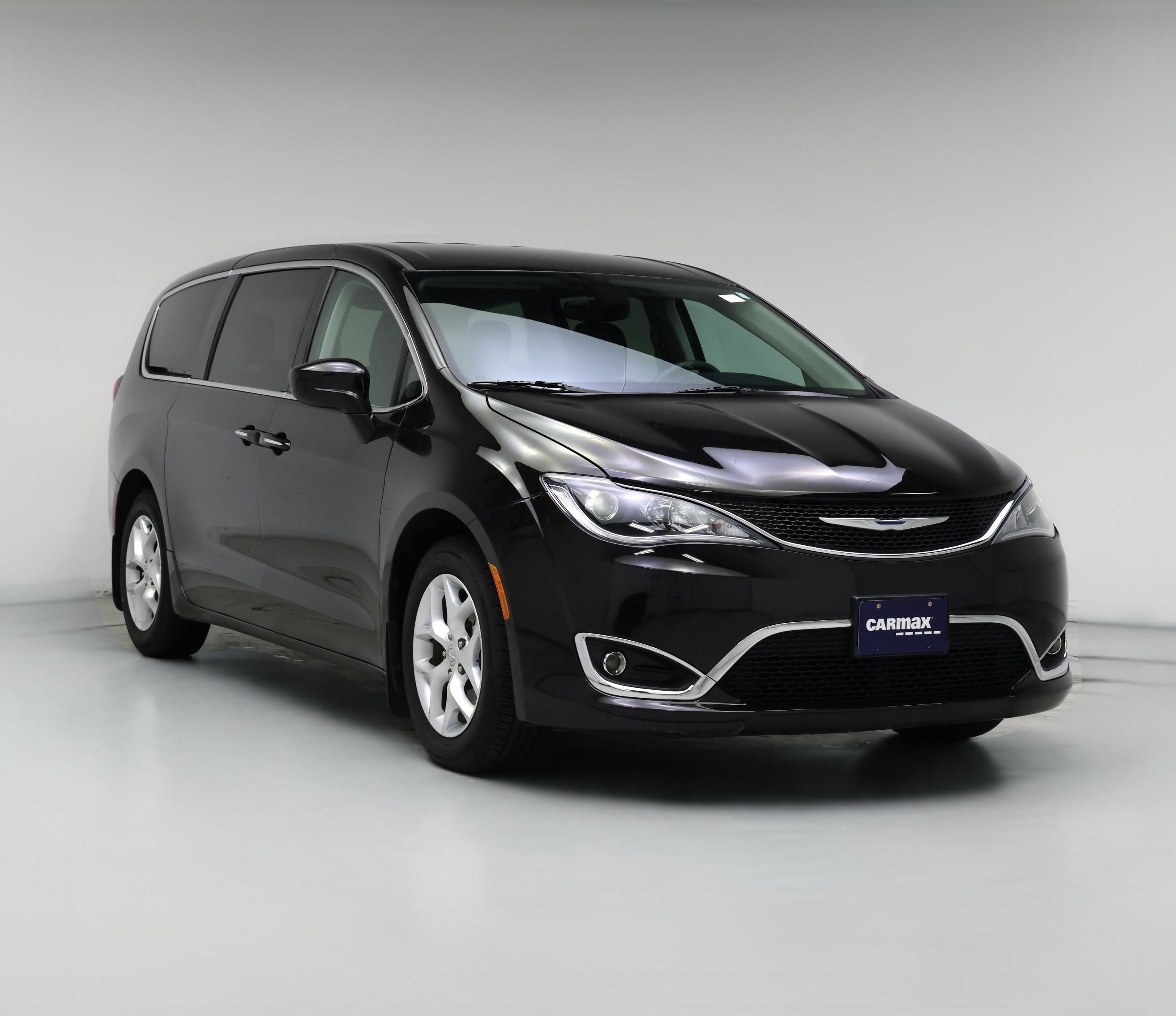Thumbnail: 2018 Chrysler Pacifica - 1