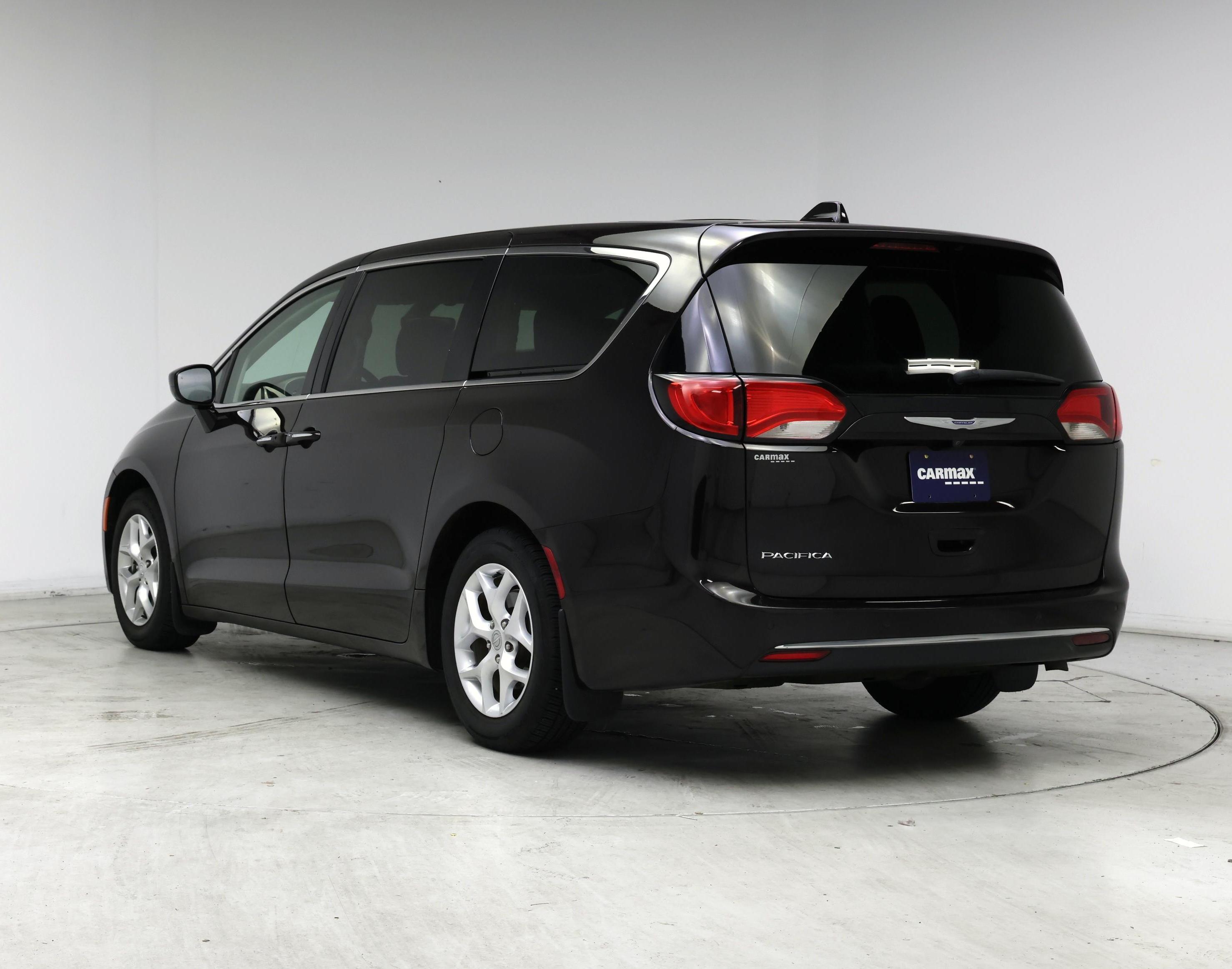 Thumbnail: 2018 Chrysler Pacifica - 2