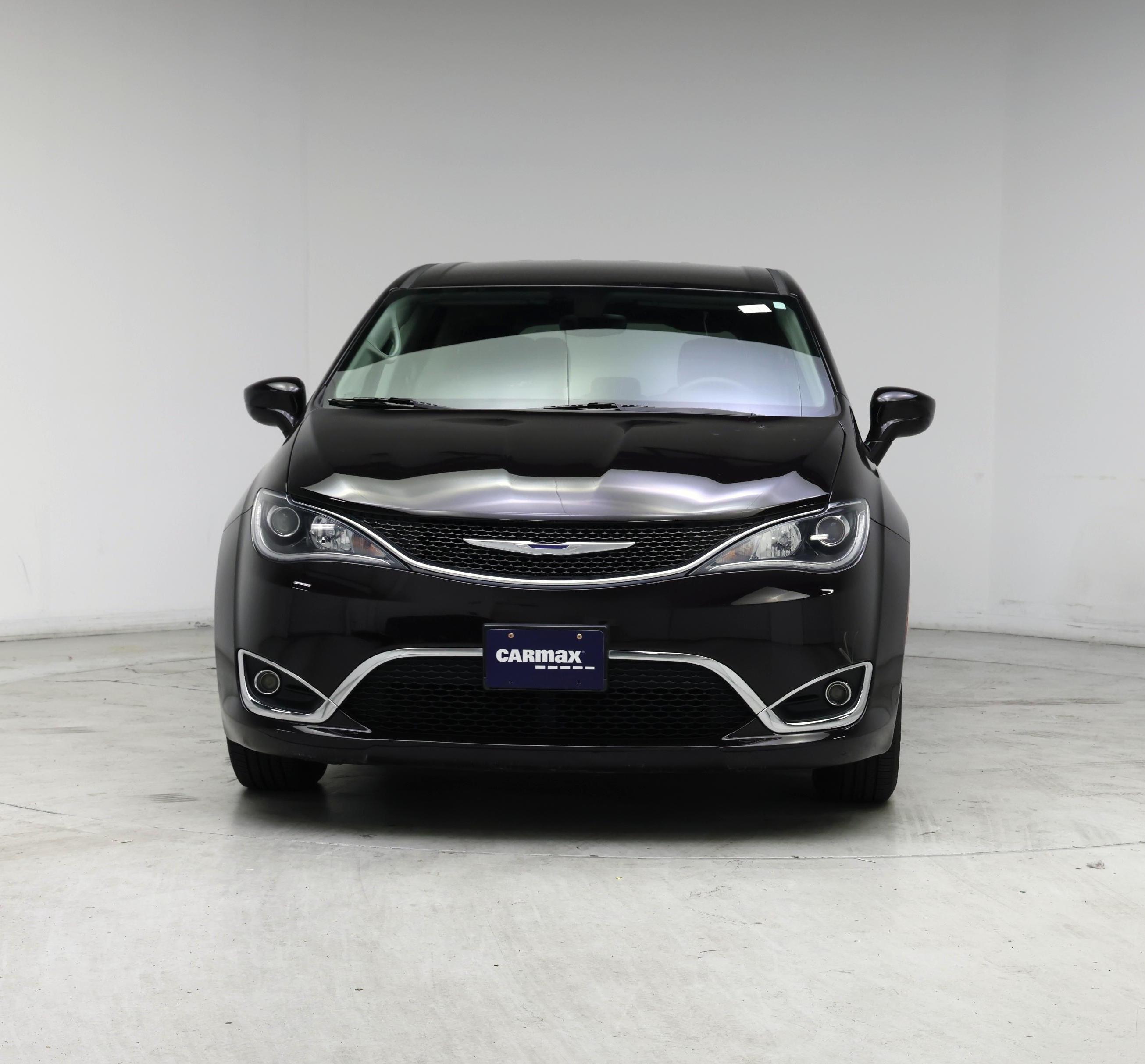 Thumbnail: 2018 Chrysler Pacifica - 5