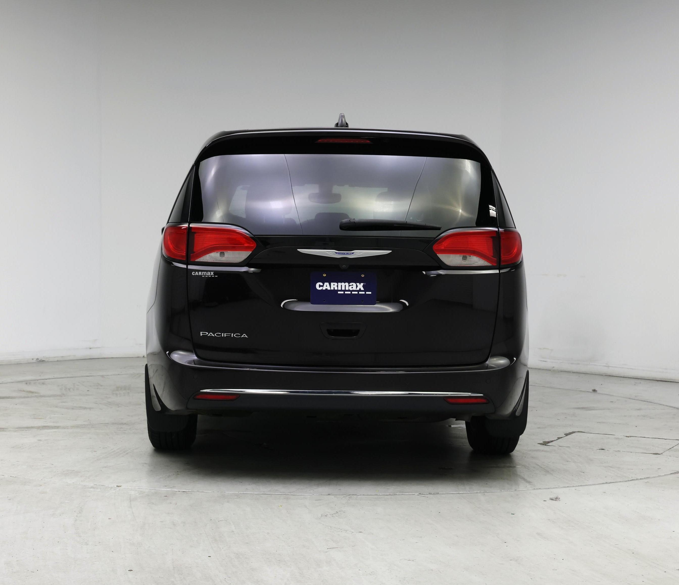 Thumbnail: 2018 Chrysler Pacifica - 6