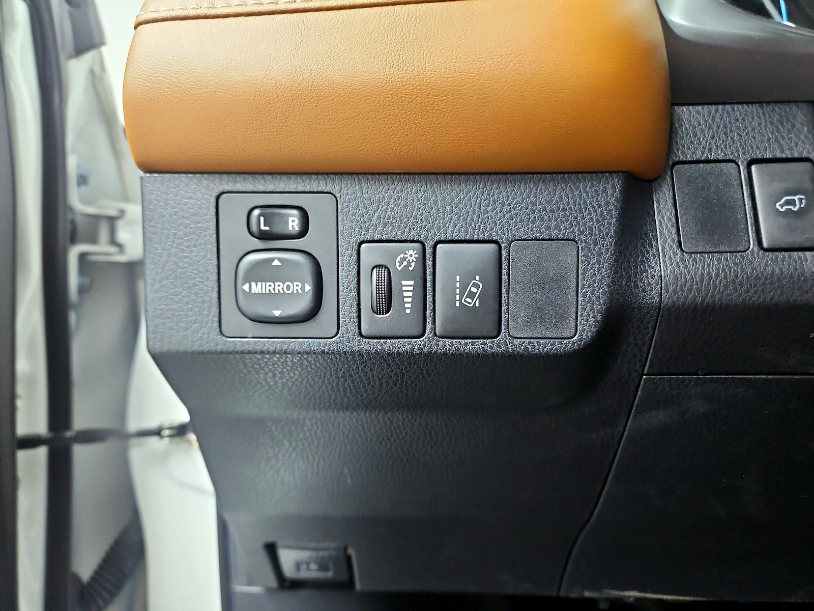 2016 Toyota RAV4 Limited - Photo 14