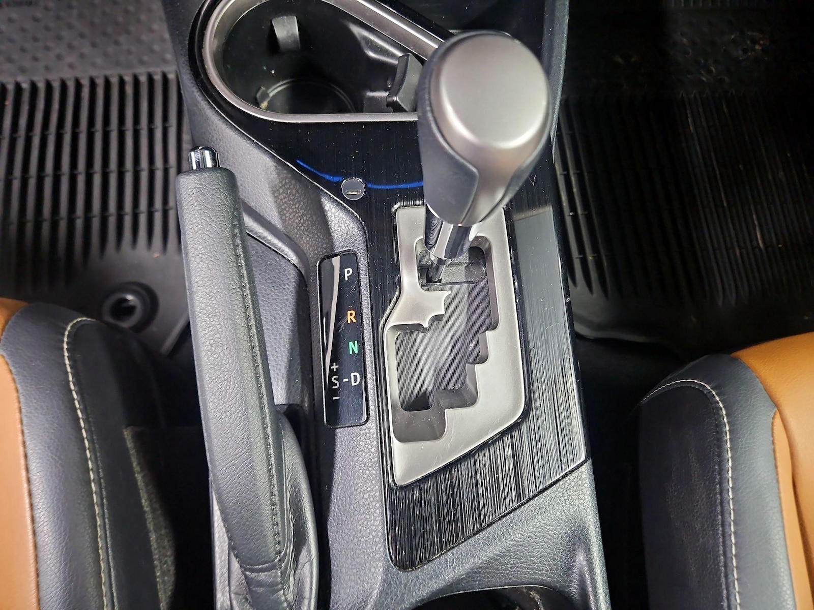 2016 Toyota RAV4 Limited - Photo 18