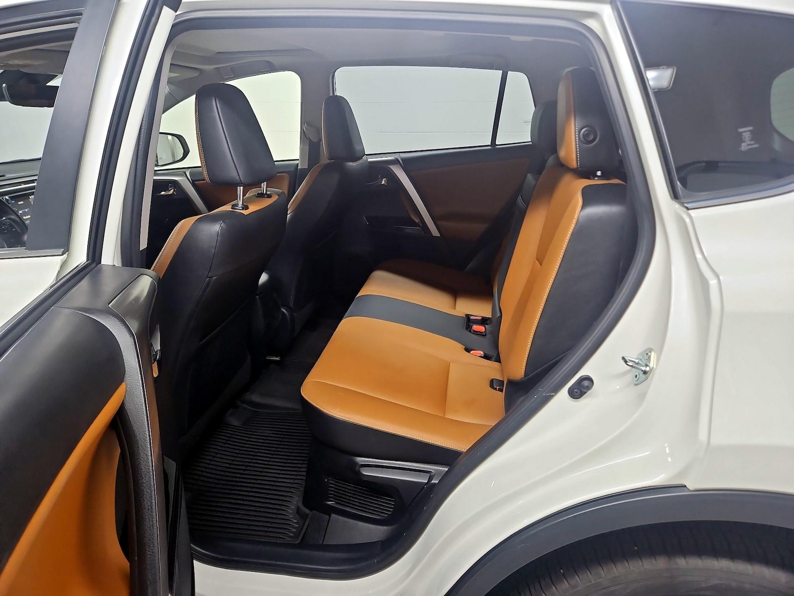 2016 Toyota RAV4 Limited - Photo 21