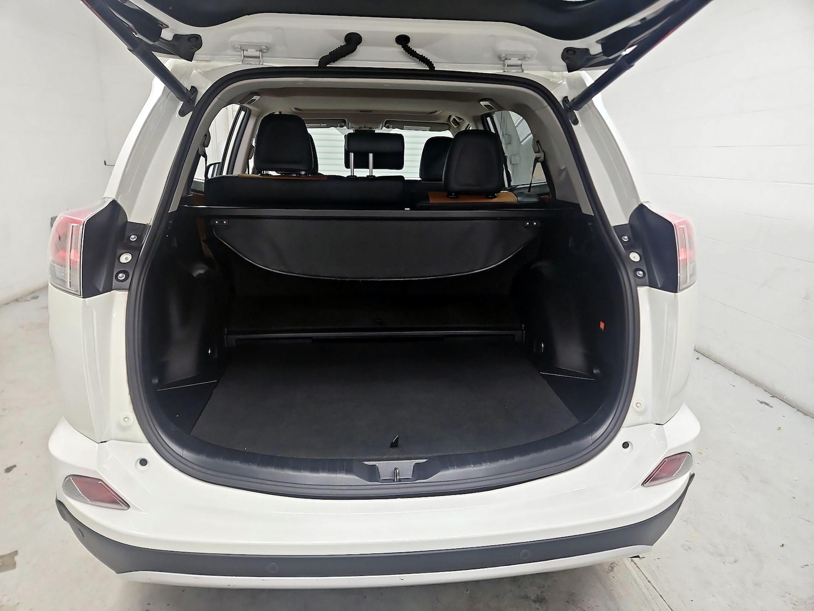 2016 Toyota RAV4 Limited - Photo 22