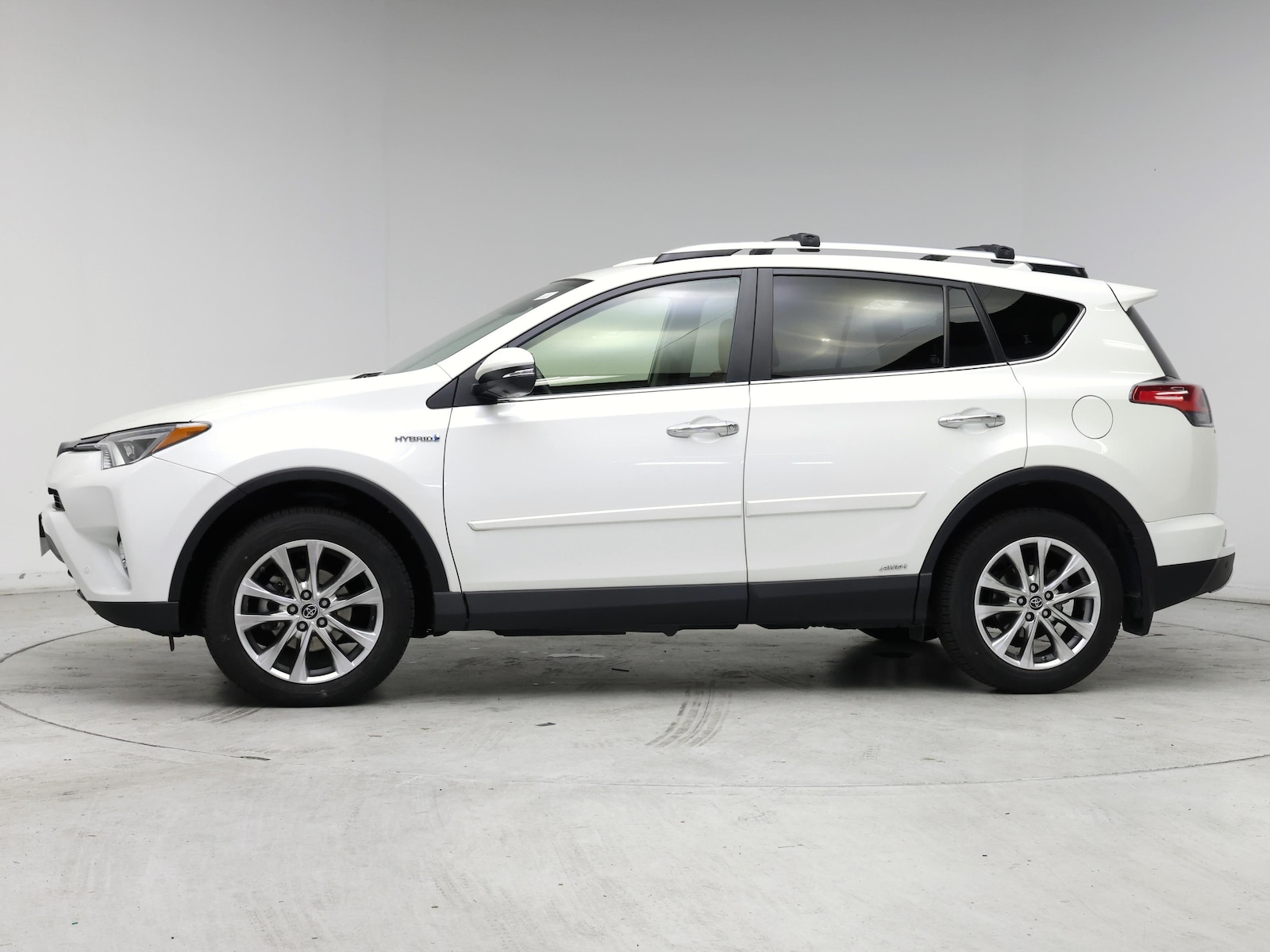2016 Toyota RAV4 Limited - Photo 4