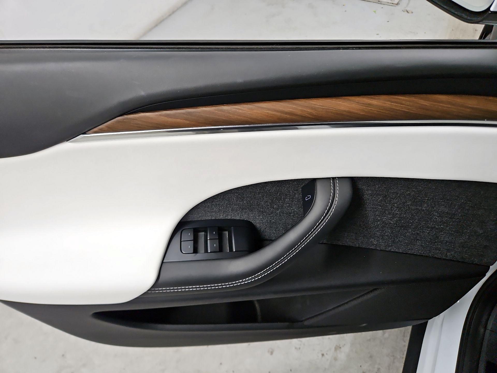 Thumbnail: 2023 Tesla Model X - 12