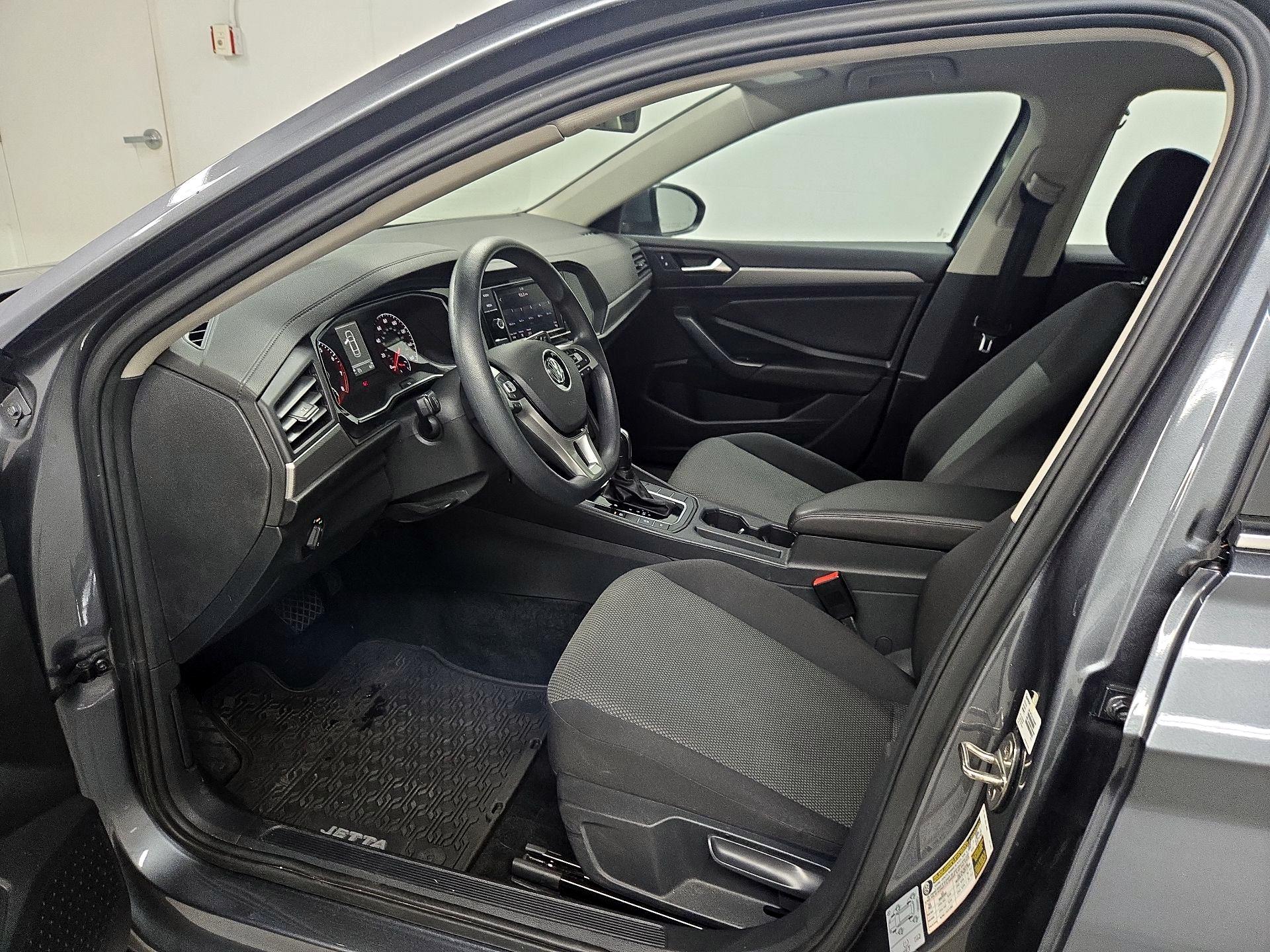Thumbnail: 2019 Volkswagen Jetta - 11