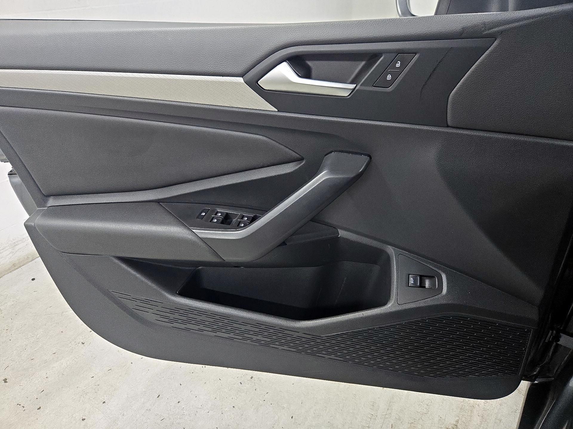 Thumbnail: 2019 Volkswagen Jetta - 12