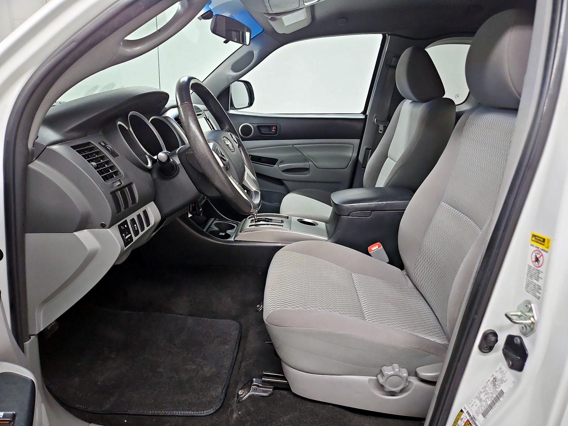 Thumbnail: 2014 Toyota Tacoma - 11