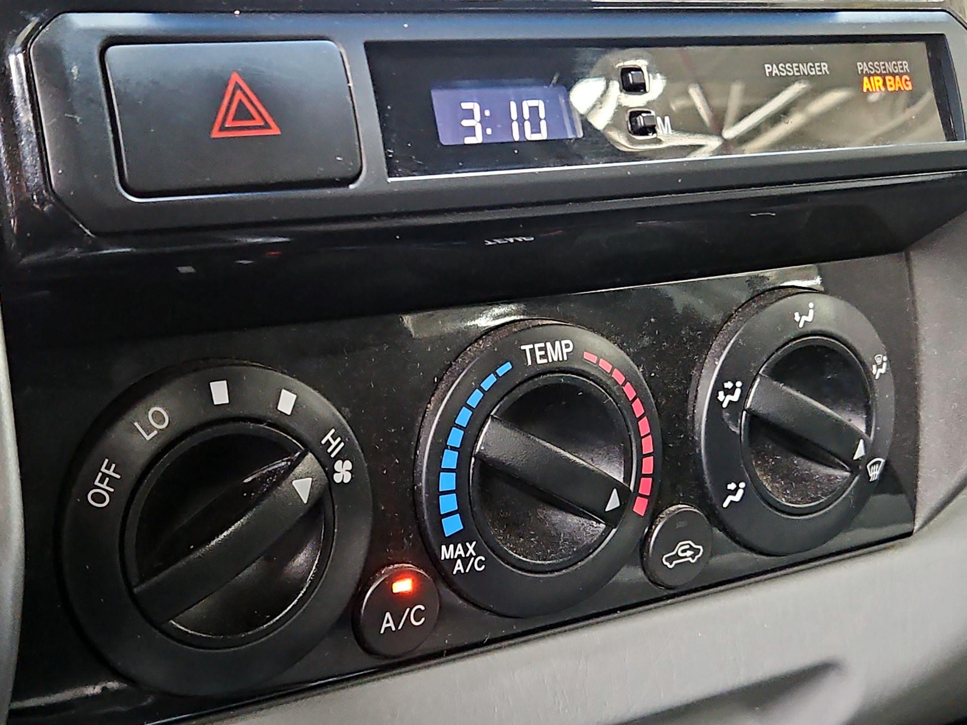 Thumbnail: 2014 Toyota Tacoma - 16