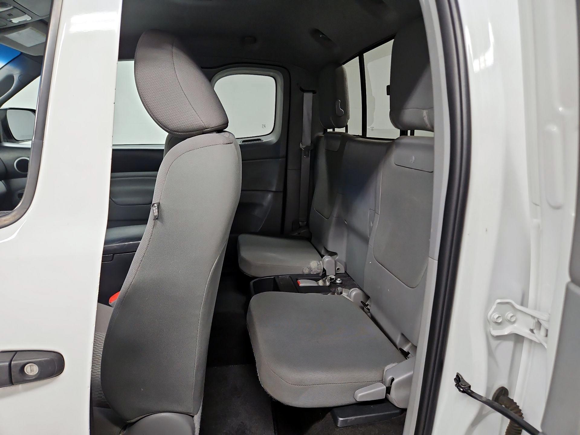 Thumbnail: 2014 Toyota Tacoma - 19