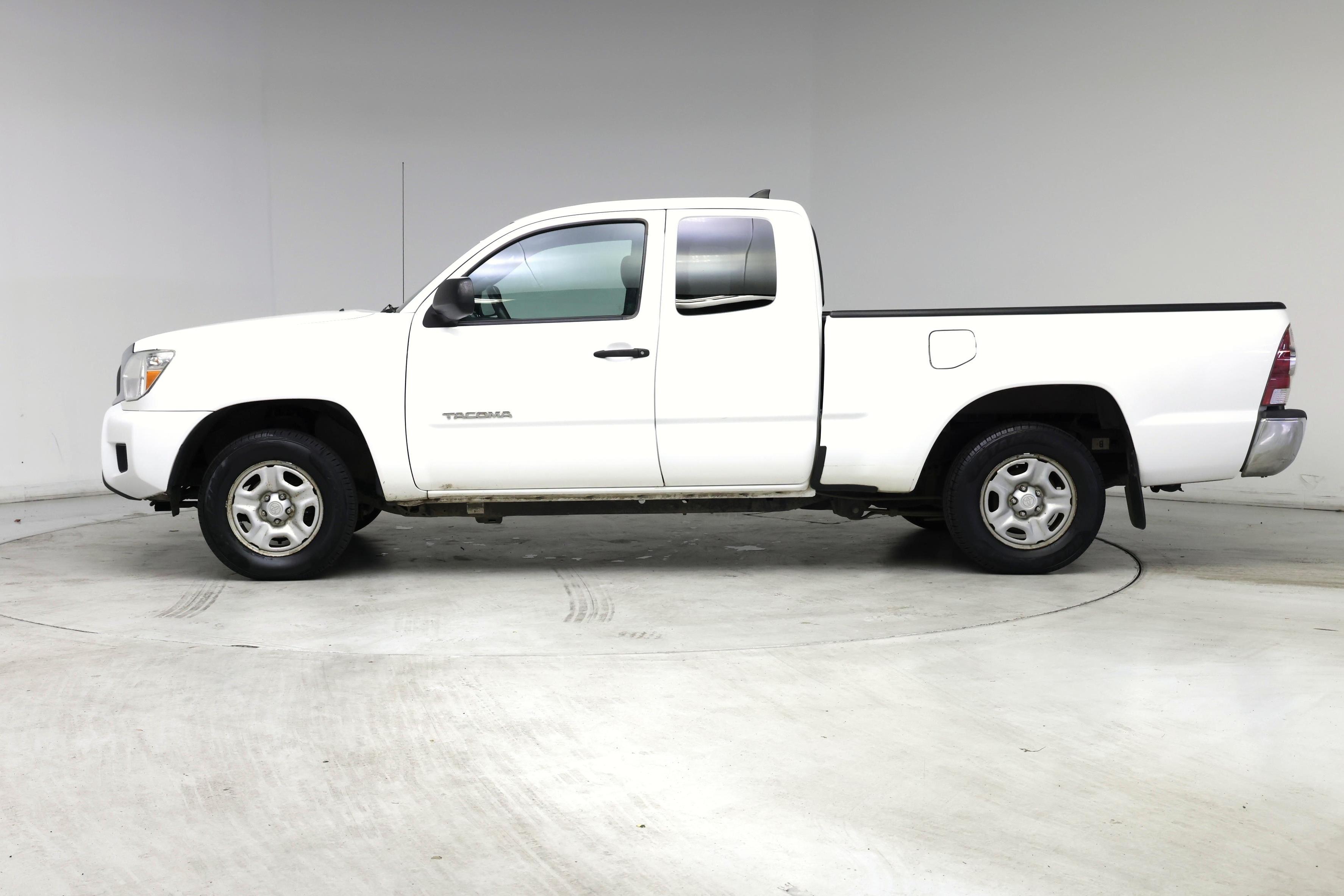 Thumbnail: 2014 Toyota Tacoma - 3