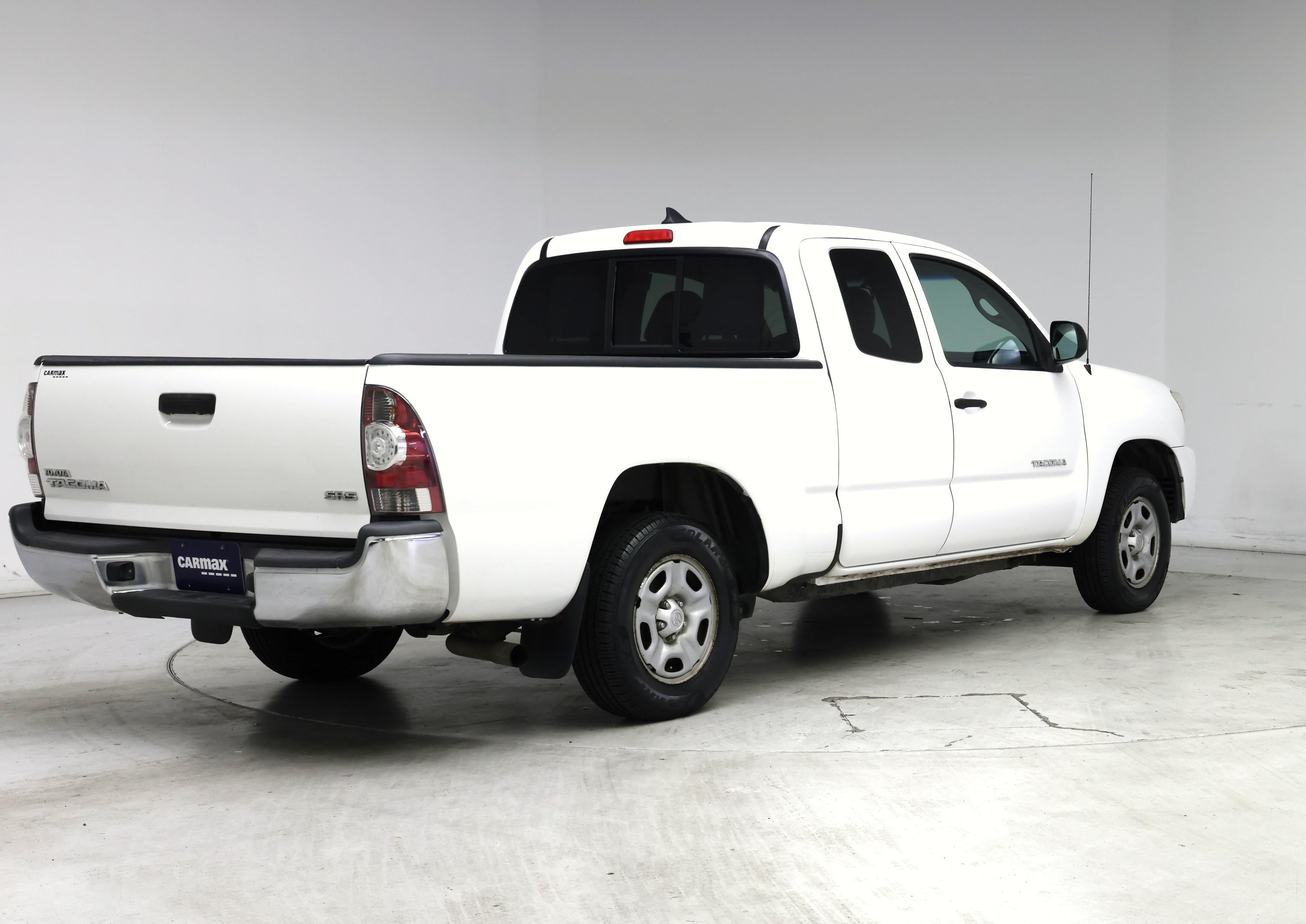 Thumbnail: 2014 Toyota Tacoma - 8