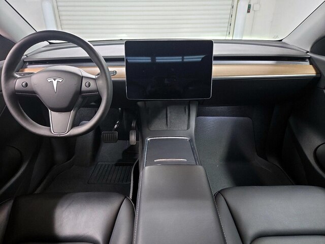 Red 2022 Tesla Model Y Long Range AWD SUV / Crossover All-Wheel Drive Automatic