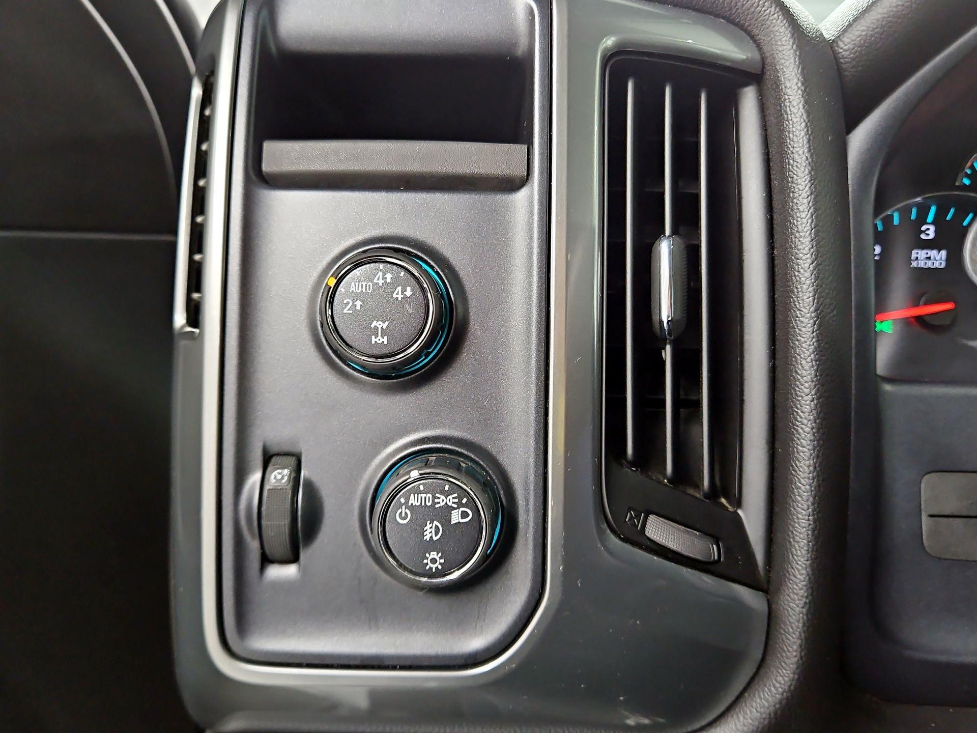 Thumbnail: 2016 Chevrolet Silverado 1500 - 13