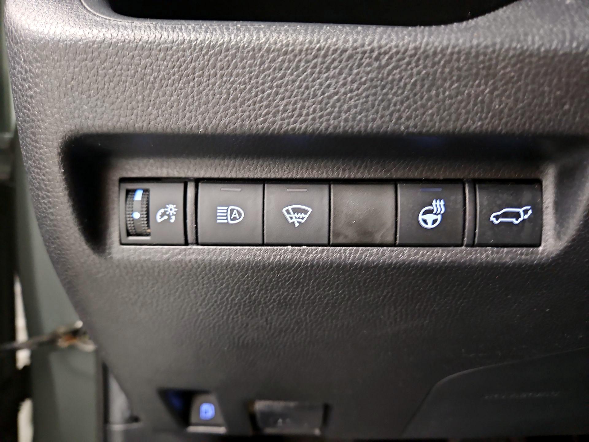 Thumbnail: 2021 Toyota RAV4 - 13