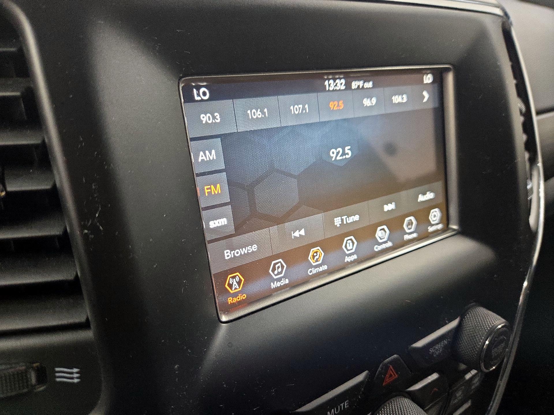 Thumbnail: 2021 Jeep Grand Cherokee - 15