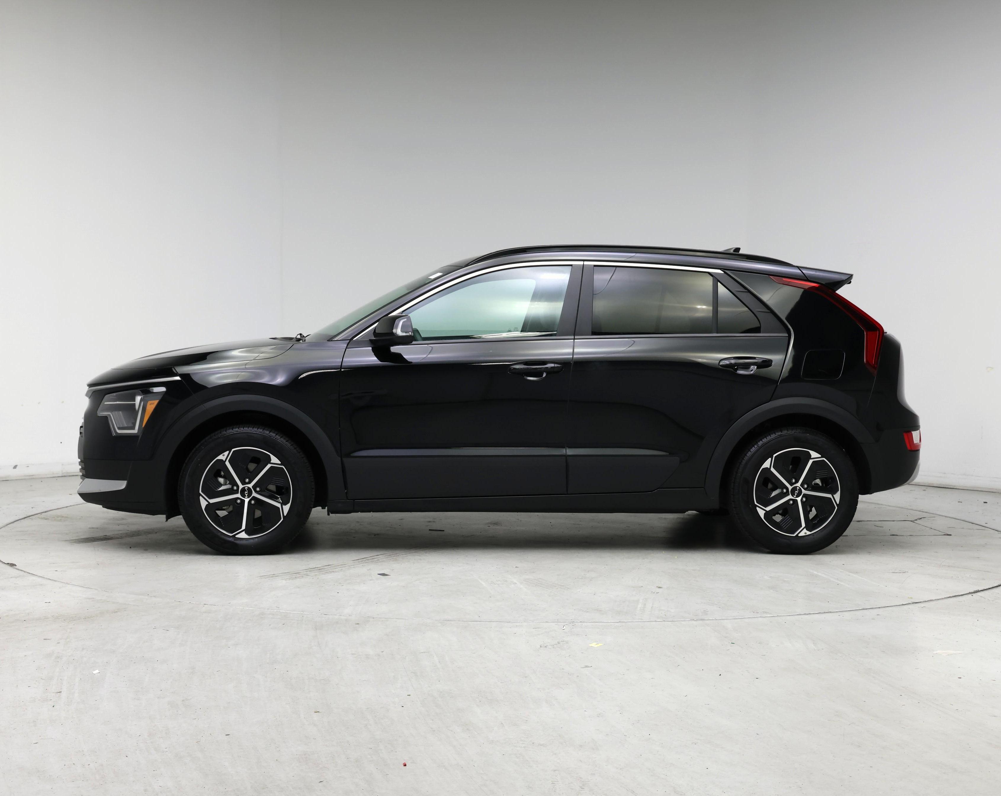 Thumbnail: 2024 Kia Niro - 3