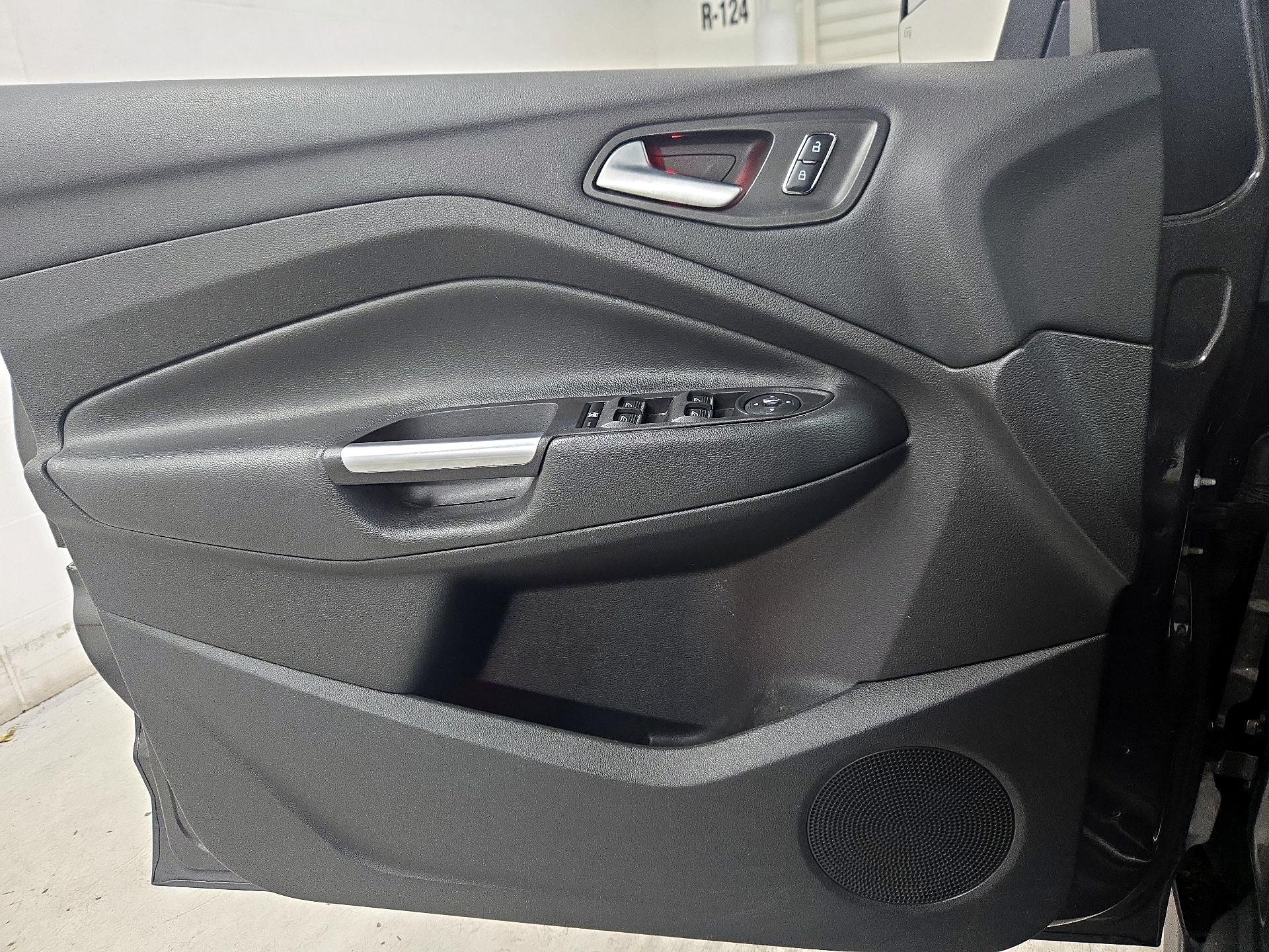 Thumbnail: 2015 Ford C-Max - 12