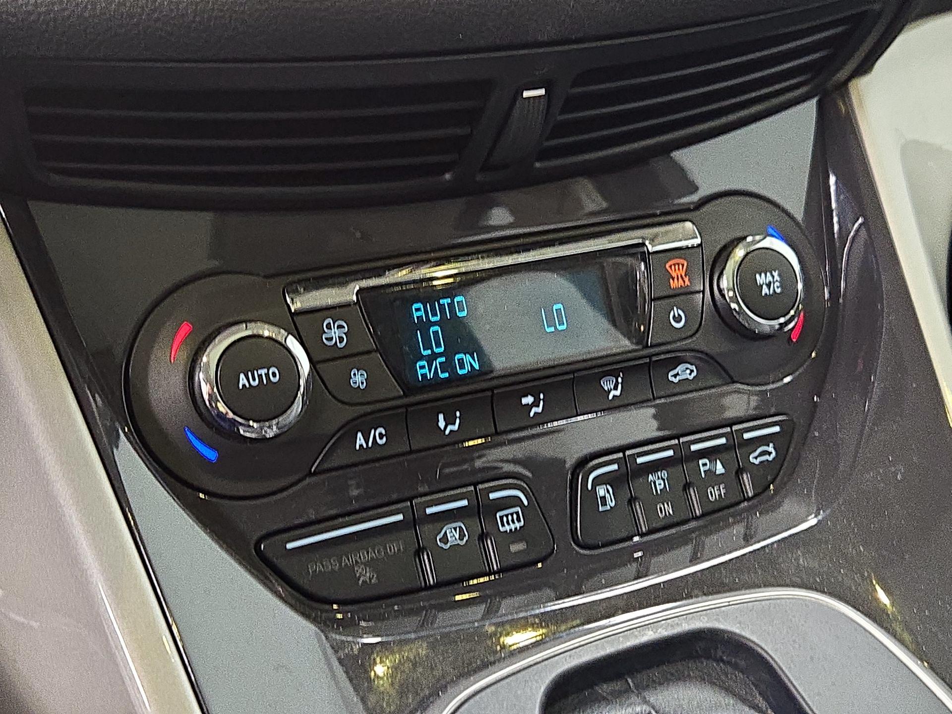 Thumbnail: 2015 Ford C-Max - 17