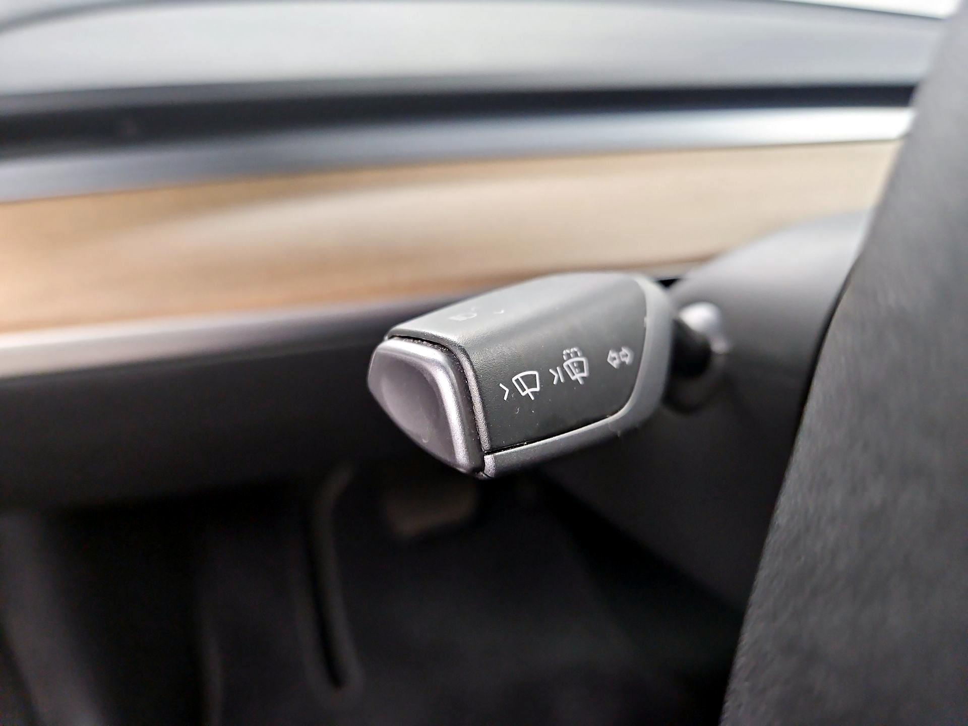 Thumbnail: 2022 Tesla Model 3 - 13