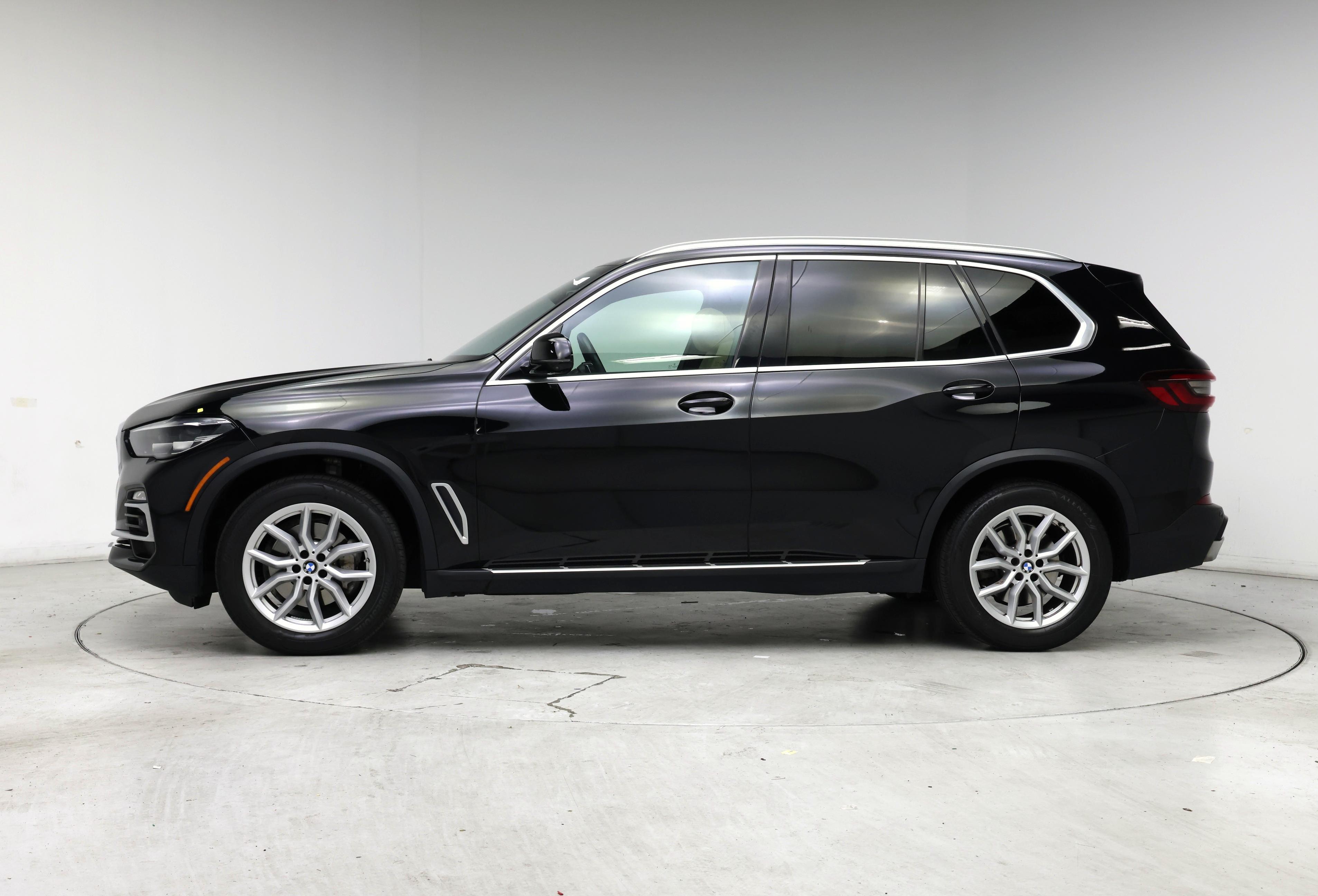 Thumbnail: 2021 BMW X5 - 3
