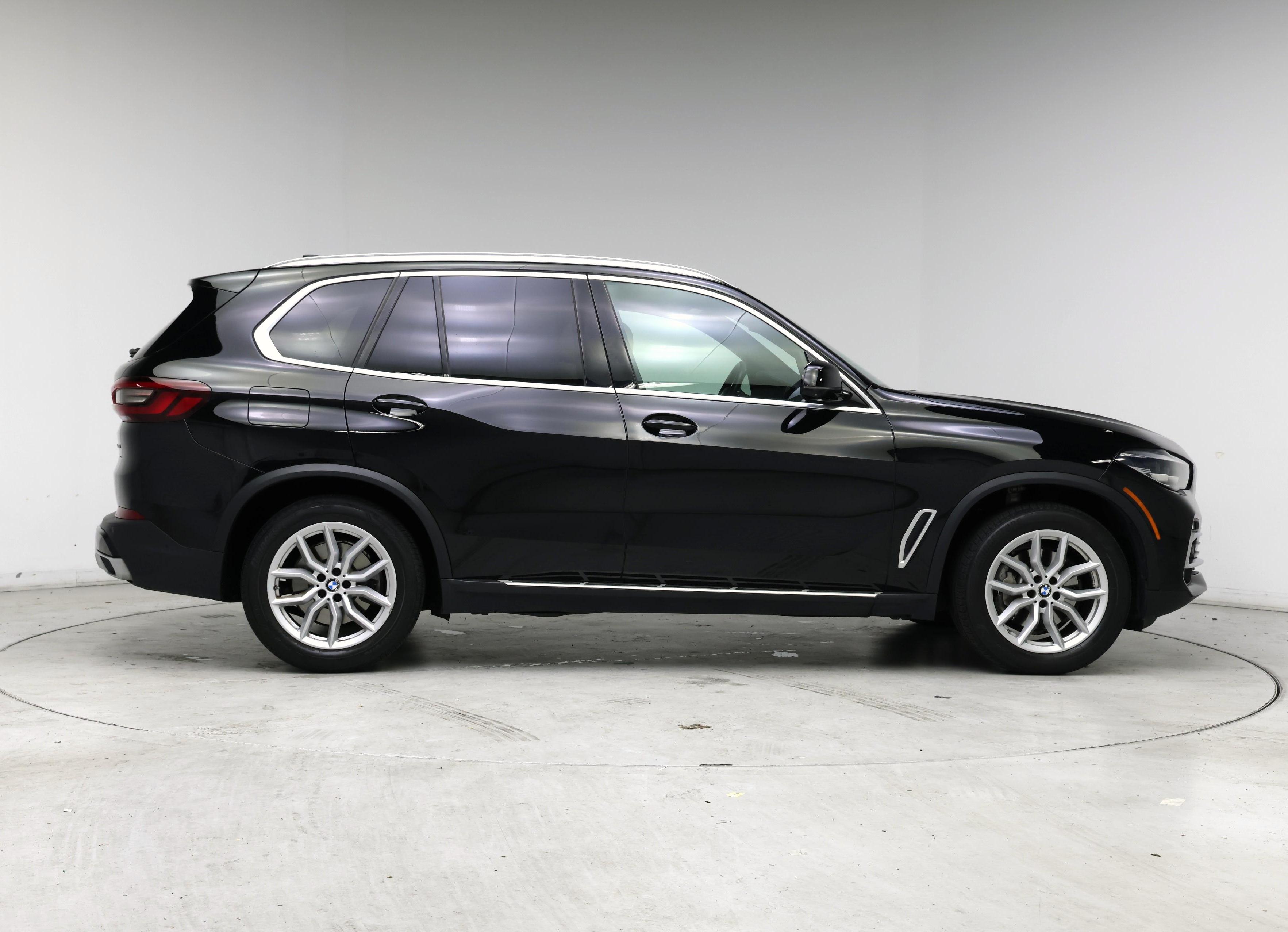 Thumbnail: 2021 BMW X5 - 7