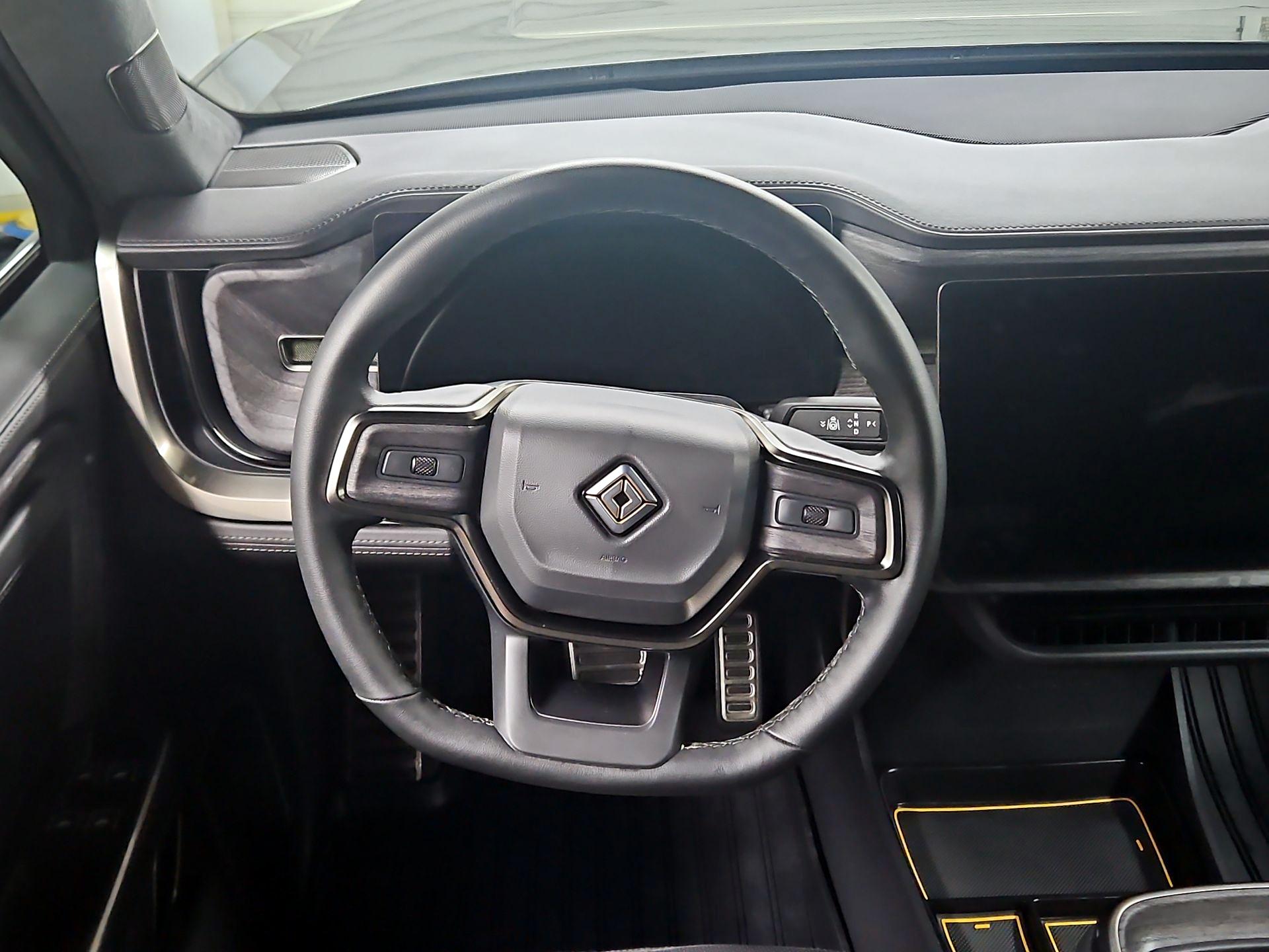 Thumbnail: 2023 Rivian R1T - 10