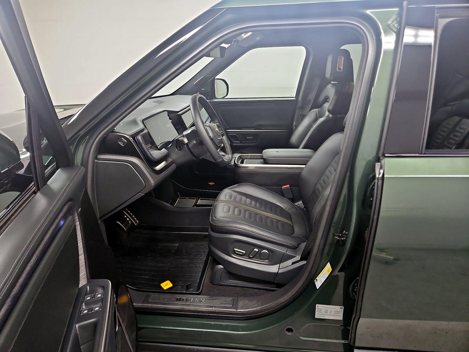 Thumbnail: 2023 Rivian R1T - 11