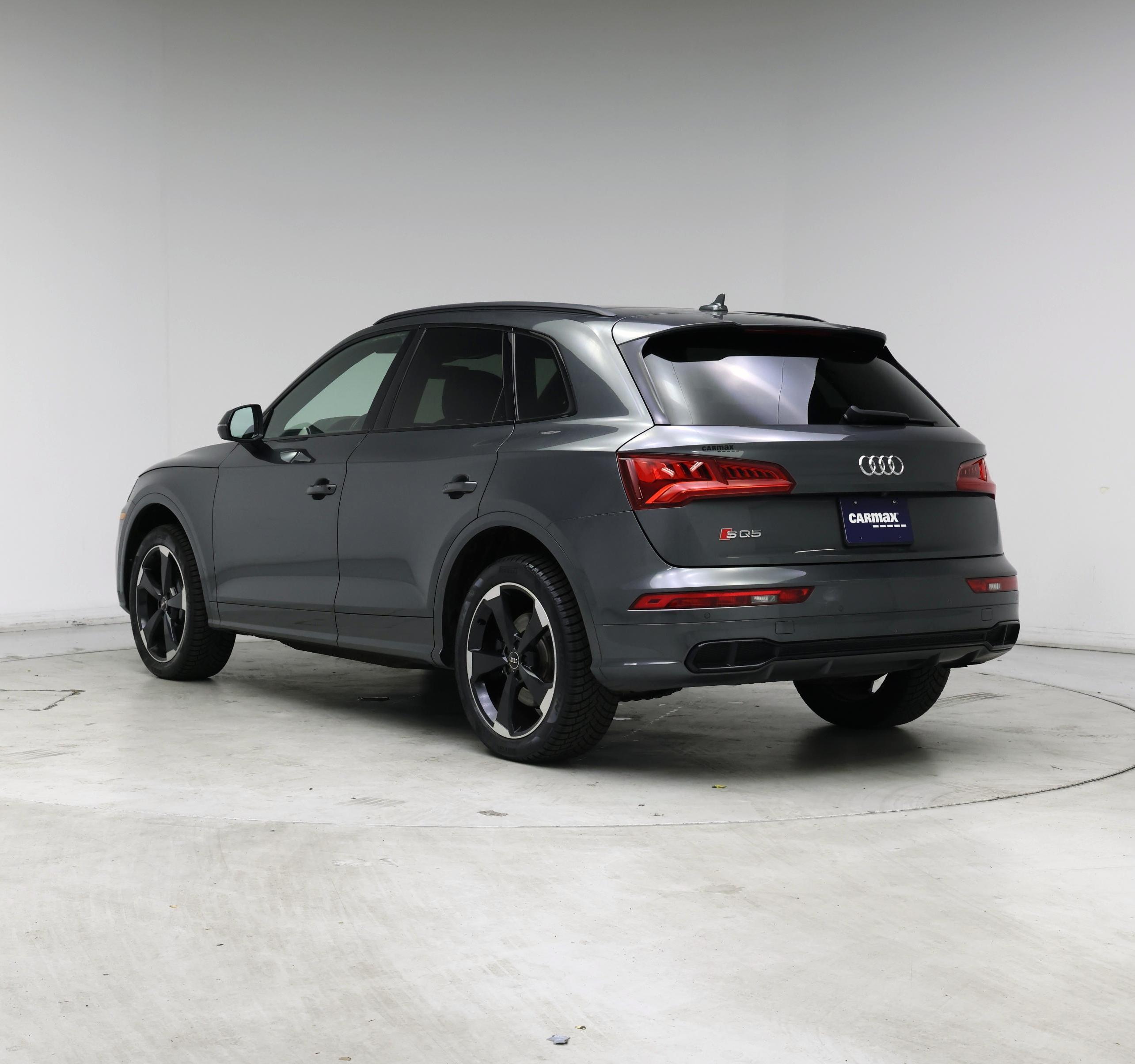 Thumbnail: 2019 Audi SQ5 - 2