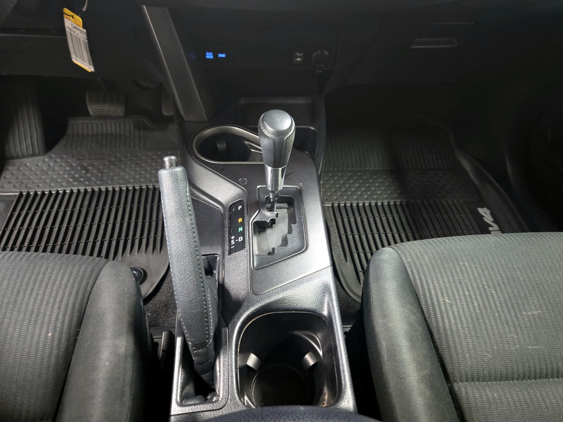 Thumbnail: 2018 Toyota RAV4 - 17