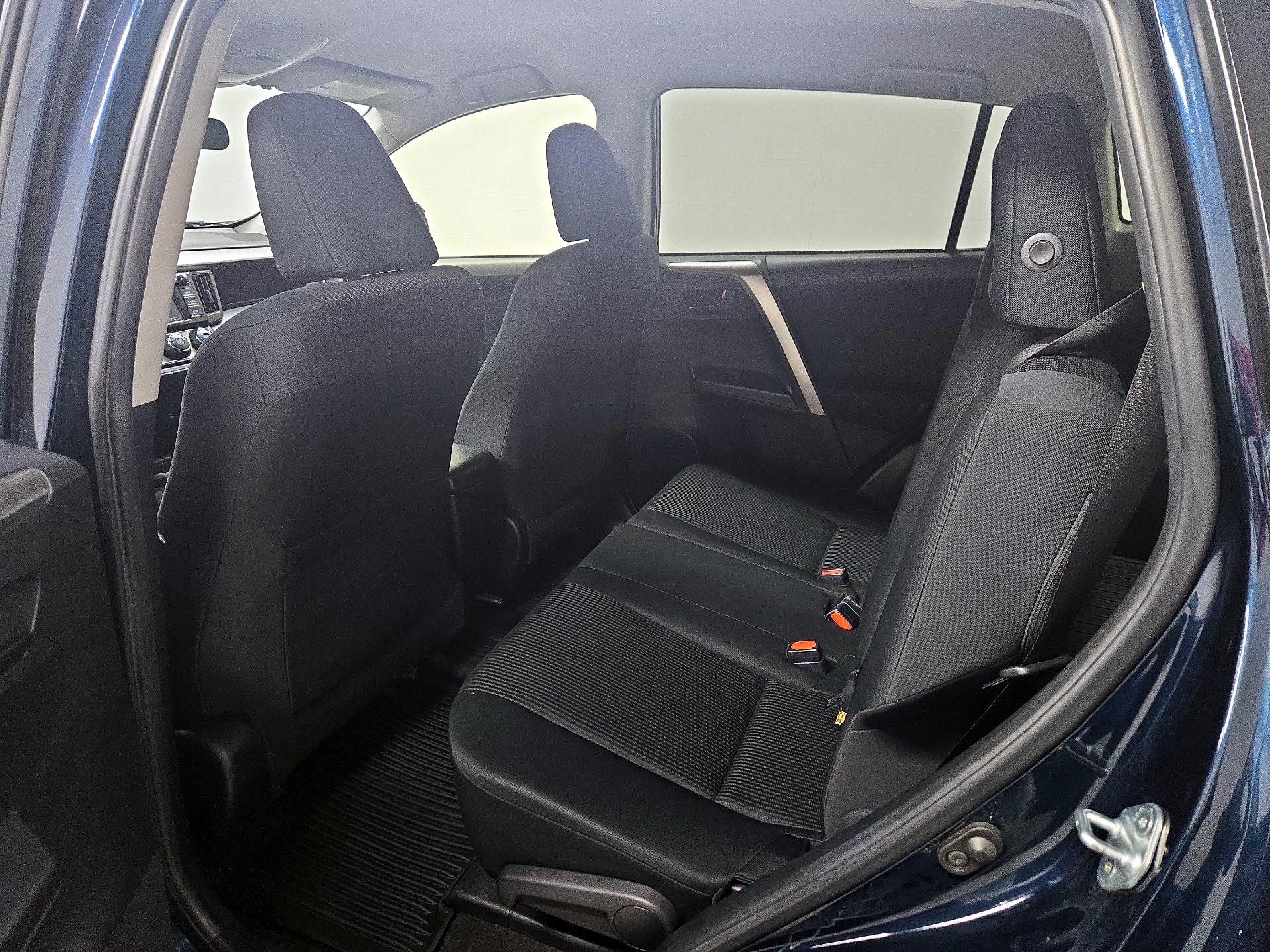 Thumbnail: 2018 Toyota RAV4 - 19