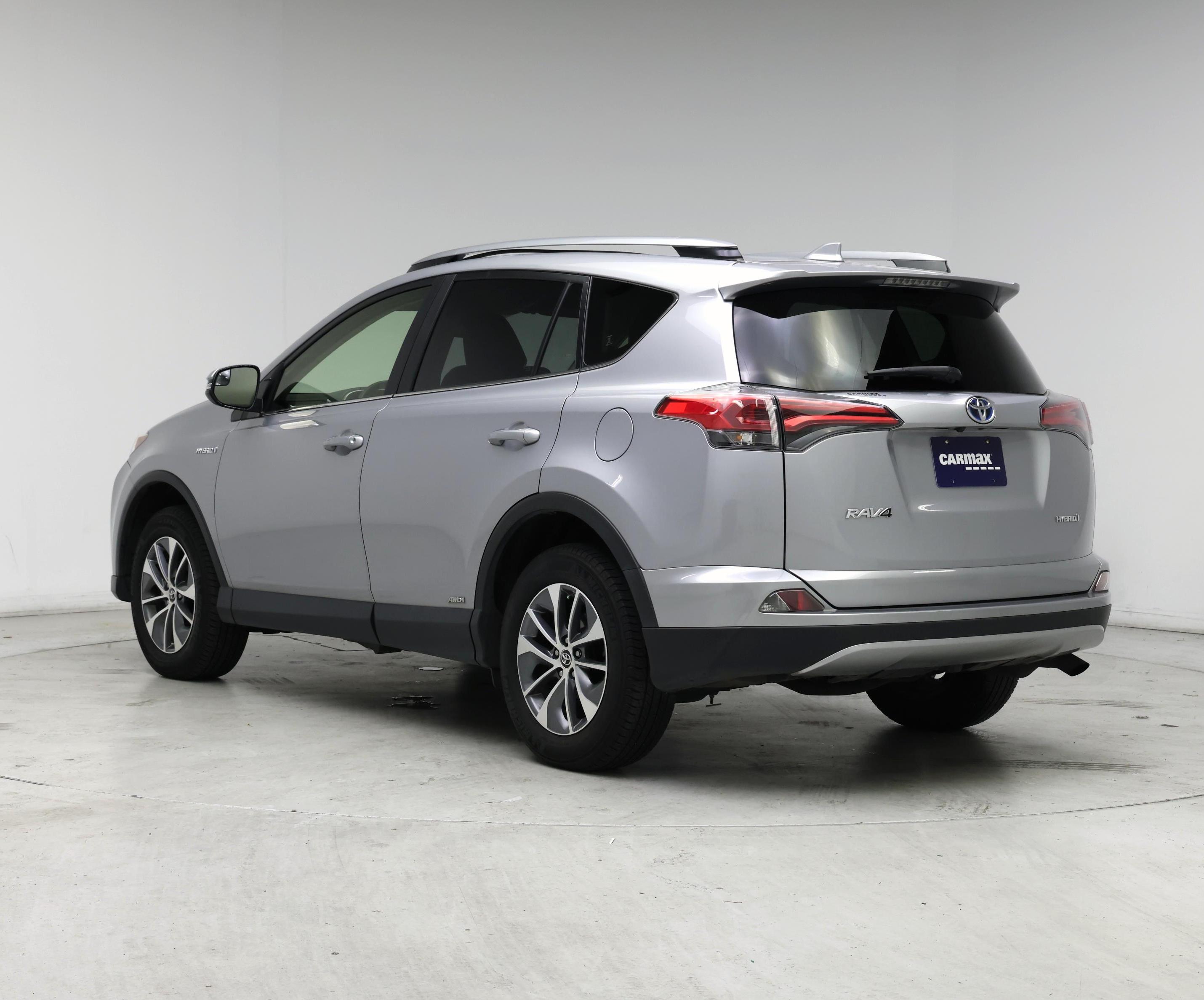 Thumbnail: 2018 Toyota RAV4 - 2