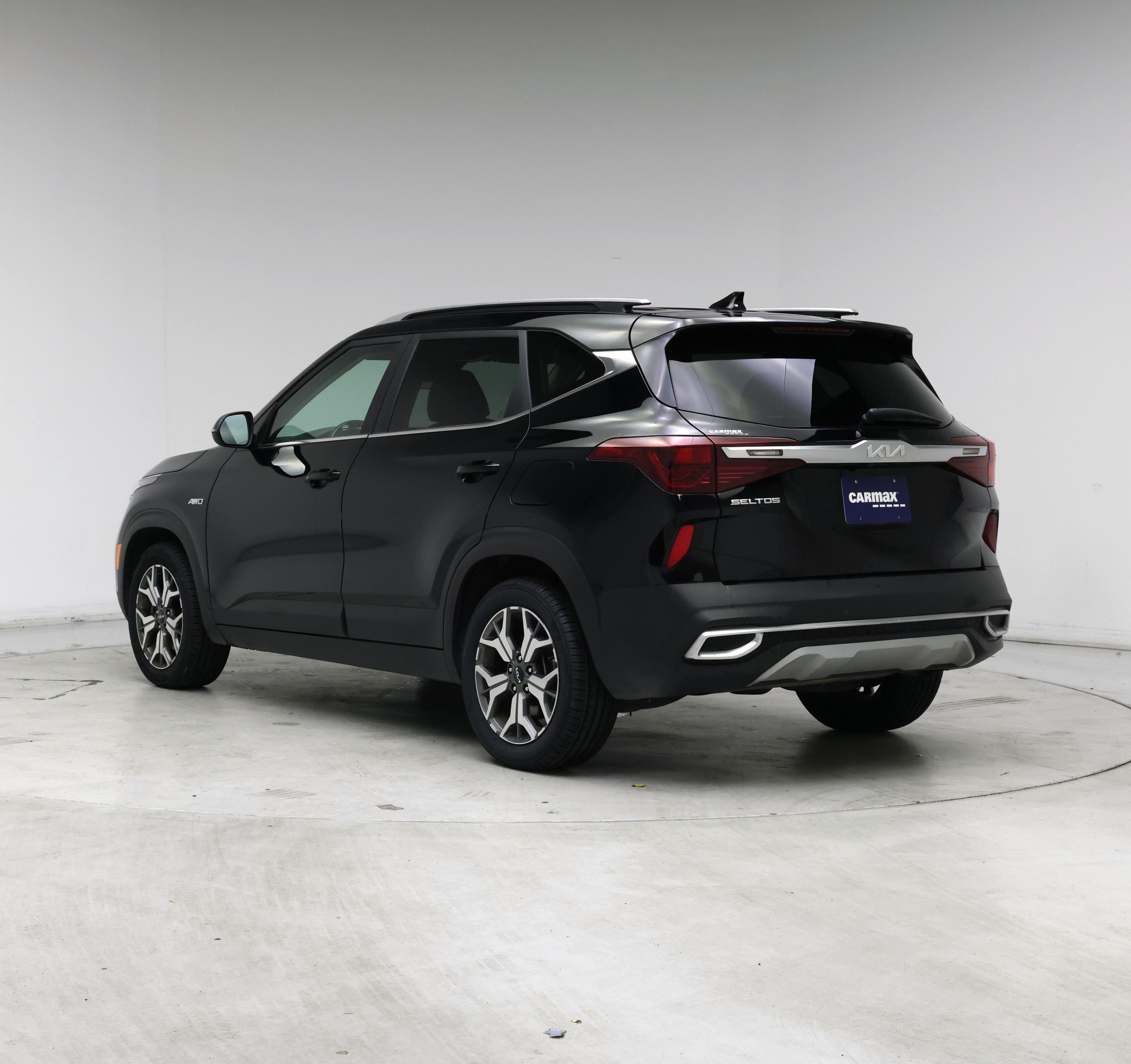 Thumbnail: 2023 Kia Seltos - 2