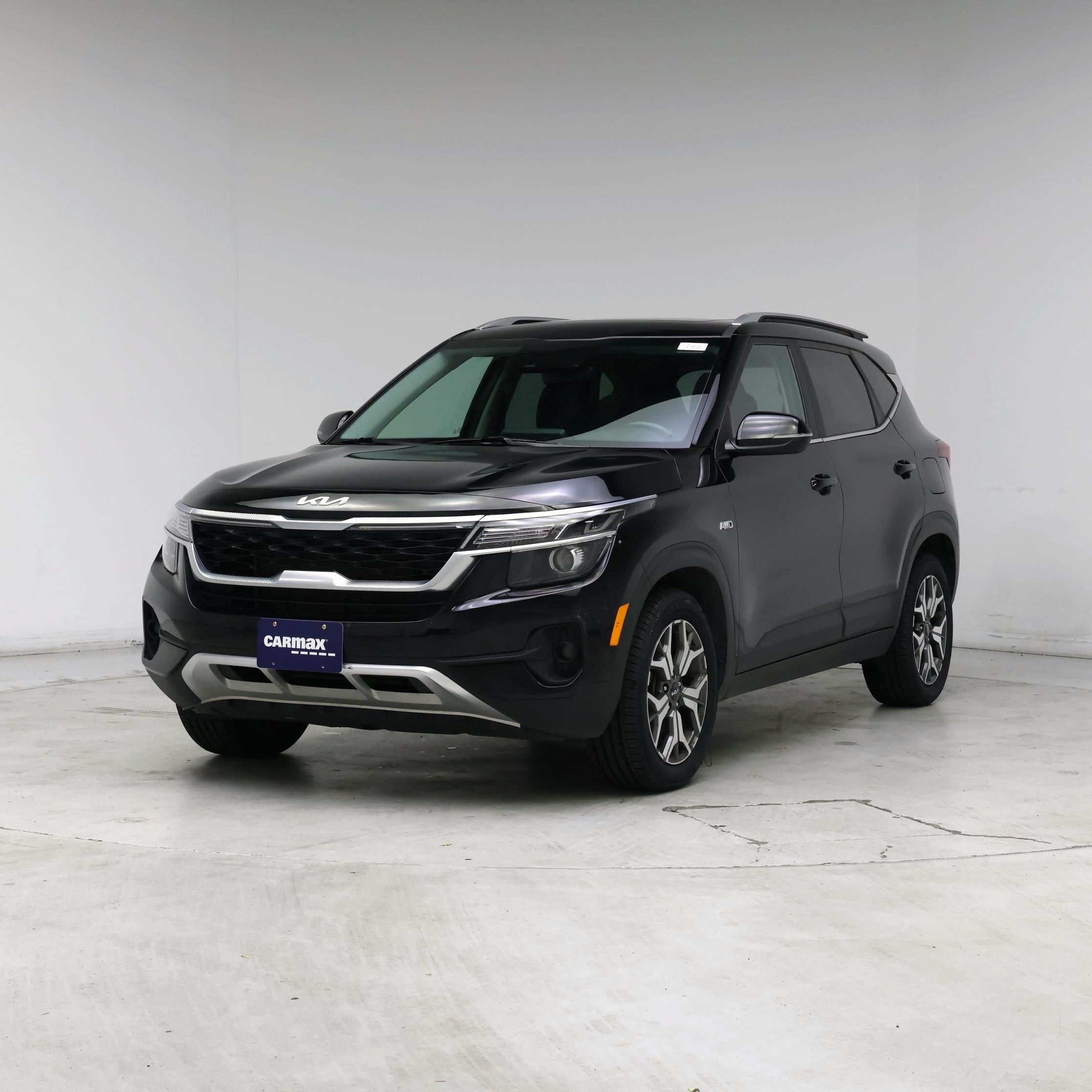 Thumbnail: 2023 Kia Seltos - 4