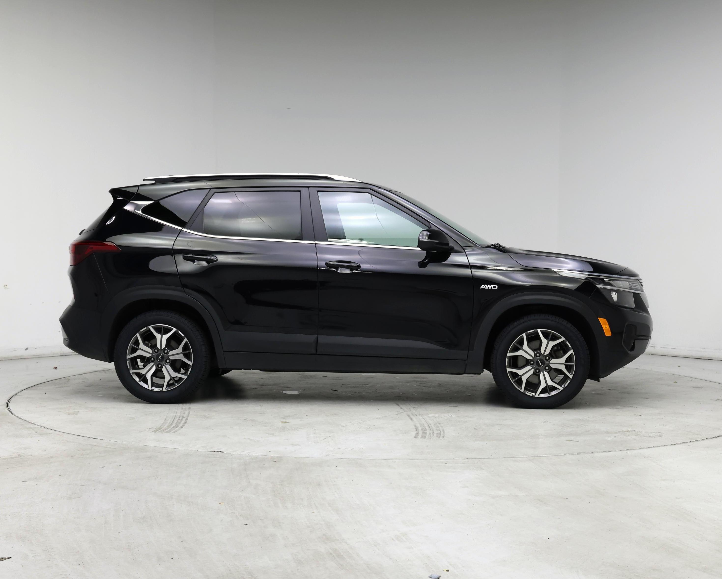 Thumbnail: 2023 Kia Seltos - 7