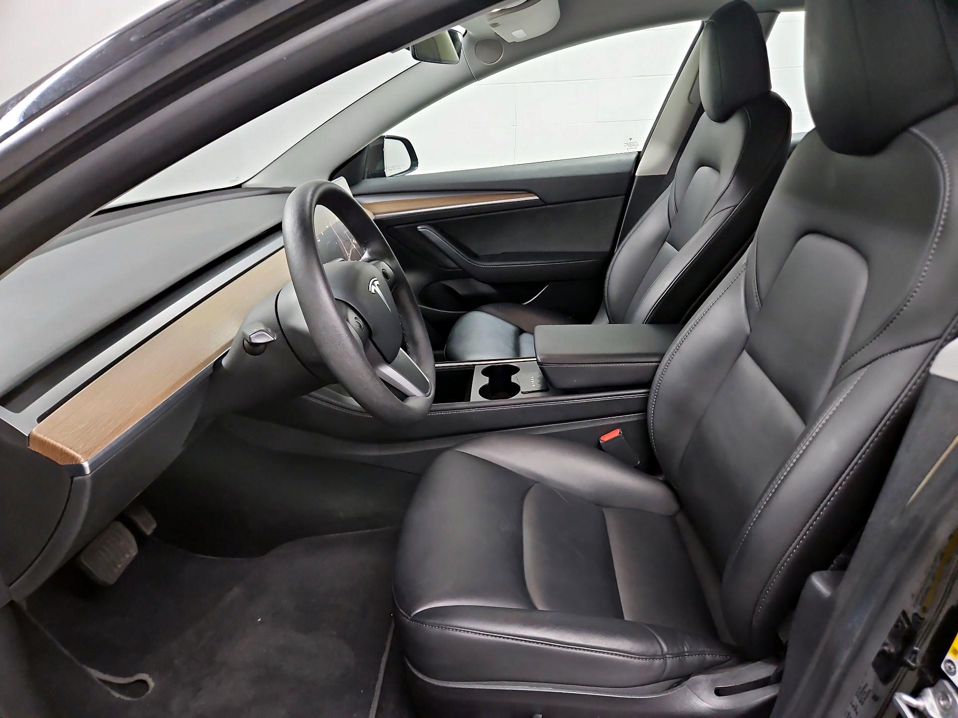 Thumbnail: 2022 Tesla Model 3 - 11