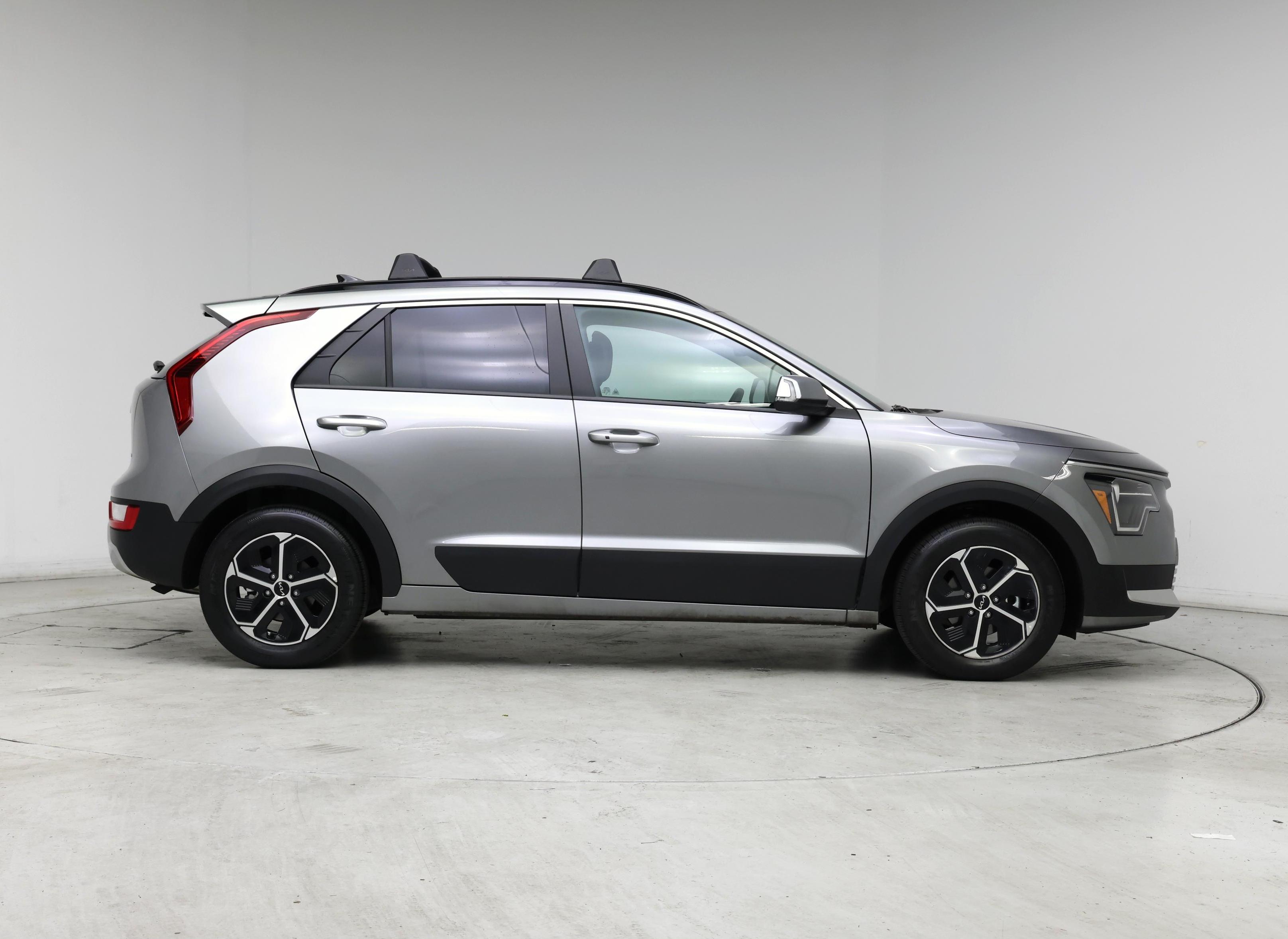 Thumbnail: 2025 Kia Niro - 7
