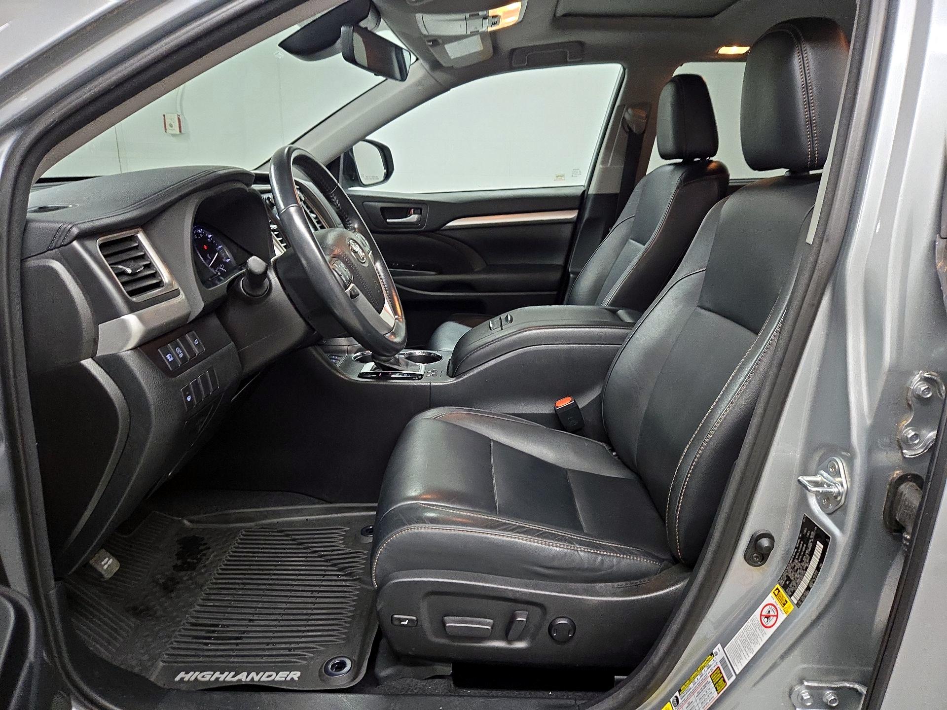 Thumbnail: 2018 Toyota Highlander - 11