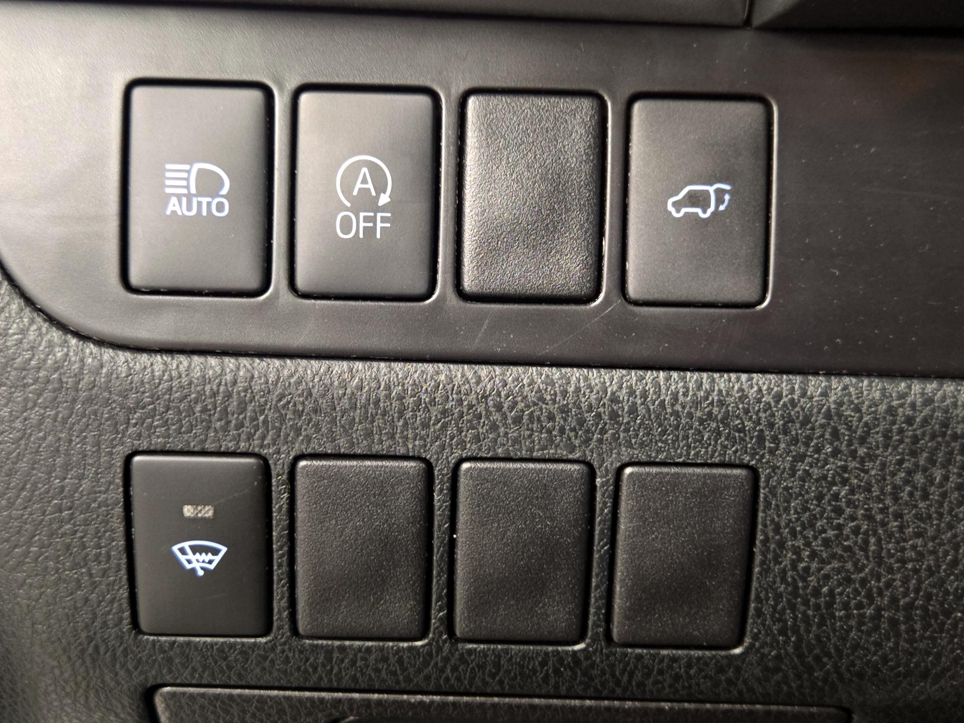 Thumbnail: 2018 Toyota Highlander - 13