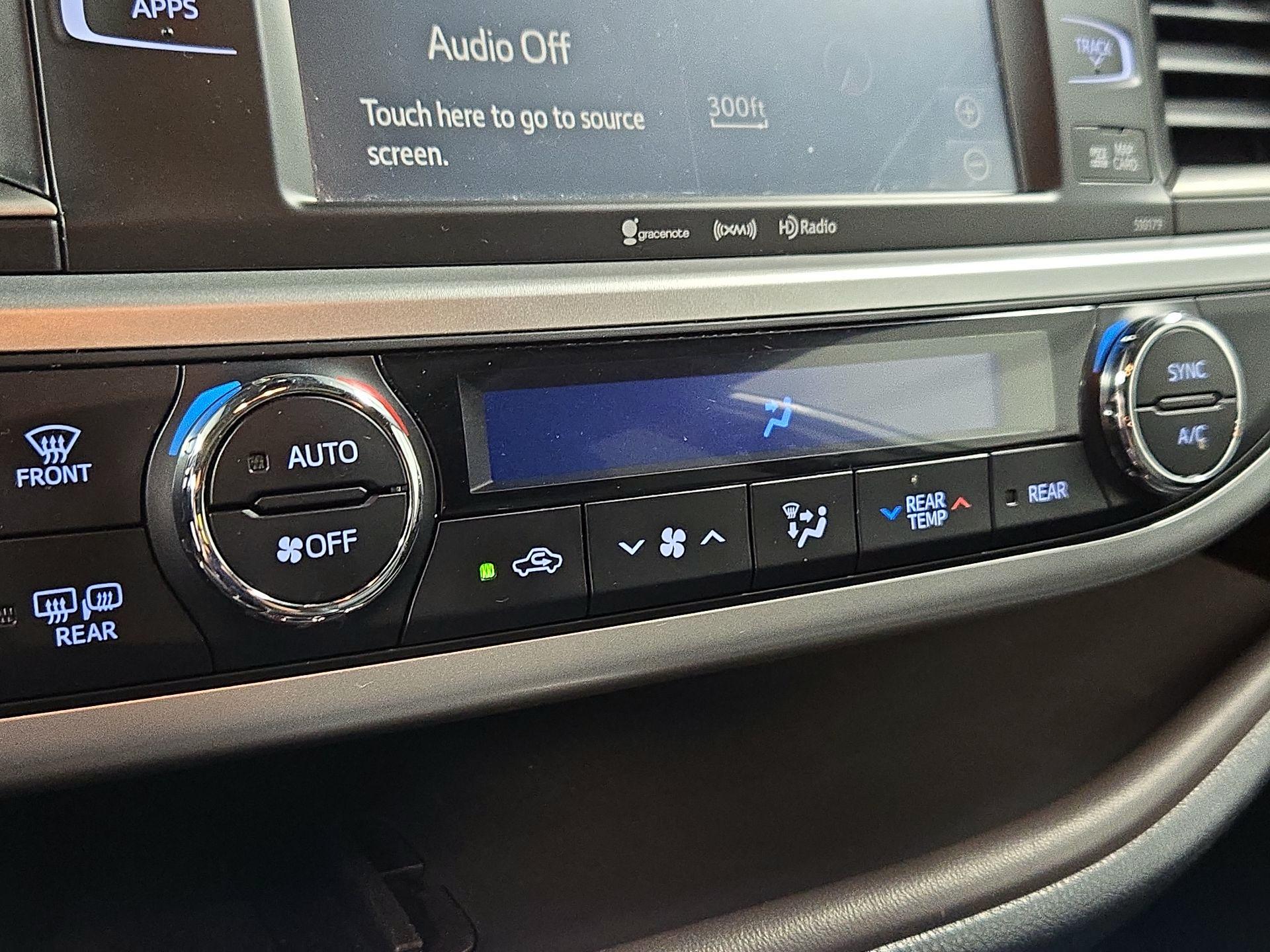 Thumbnail: 2018 Toyota Highlander - 17